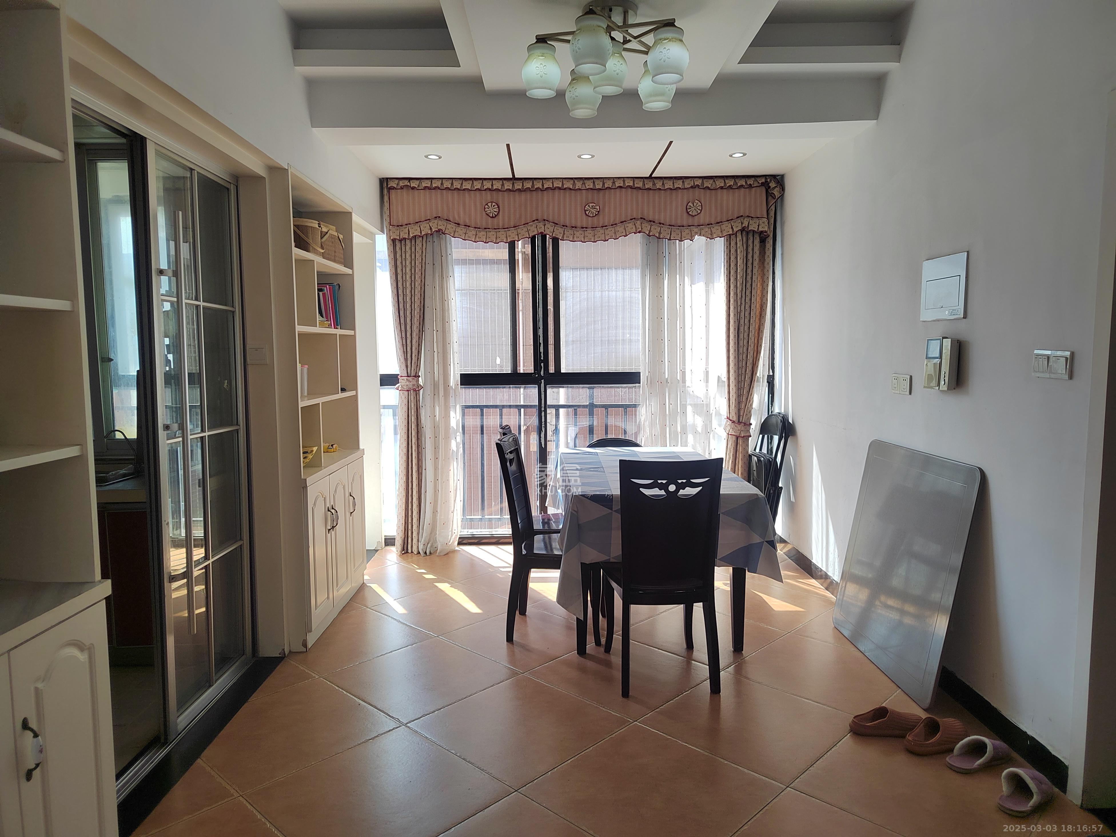 三景国际 3室2厅2卫 2000.0元/月 三景国际 3室2厅2卫 2000.0元/月室内图