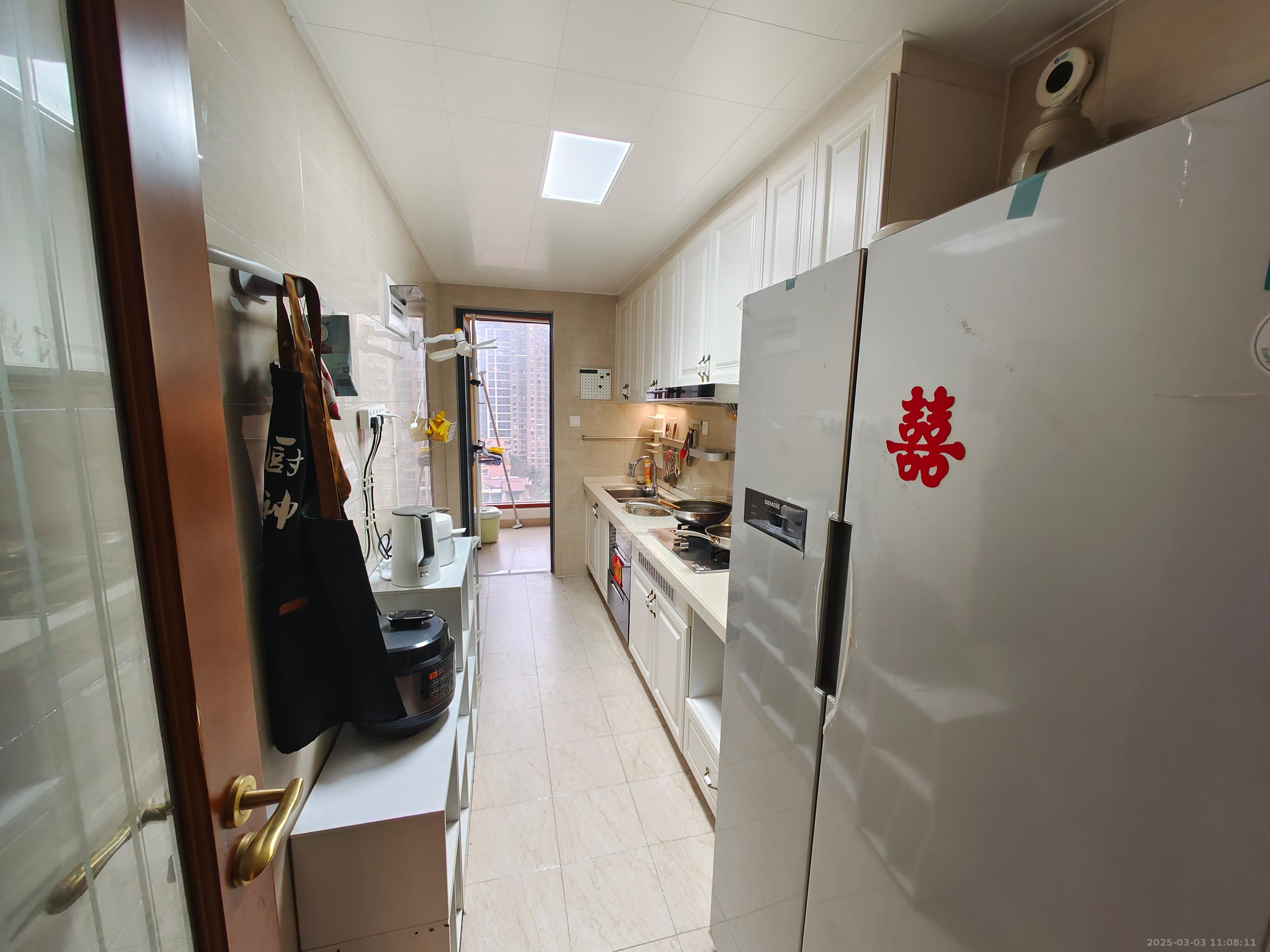 恒大华府 1室1厅1卫 2500.0元/月 恒大华府 1室1厅1卫 2500.0元/月室内图