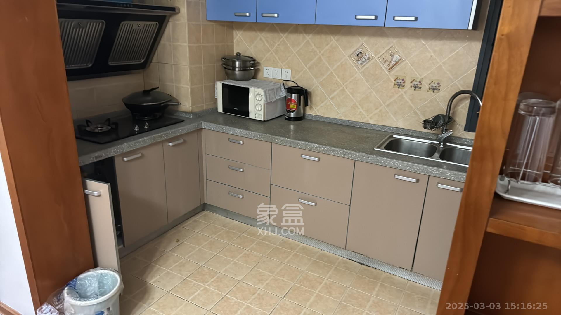 双湾国际(湘江御景花园) 3室2厅2卫 3000.0元/月 双湾国际(湘江御景花园) 3室2厅2卫 3000.0元/月室内图