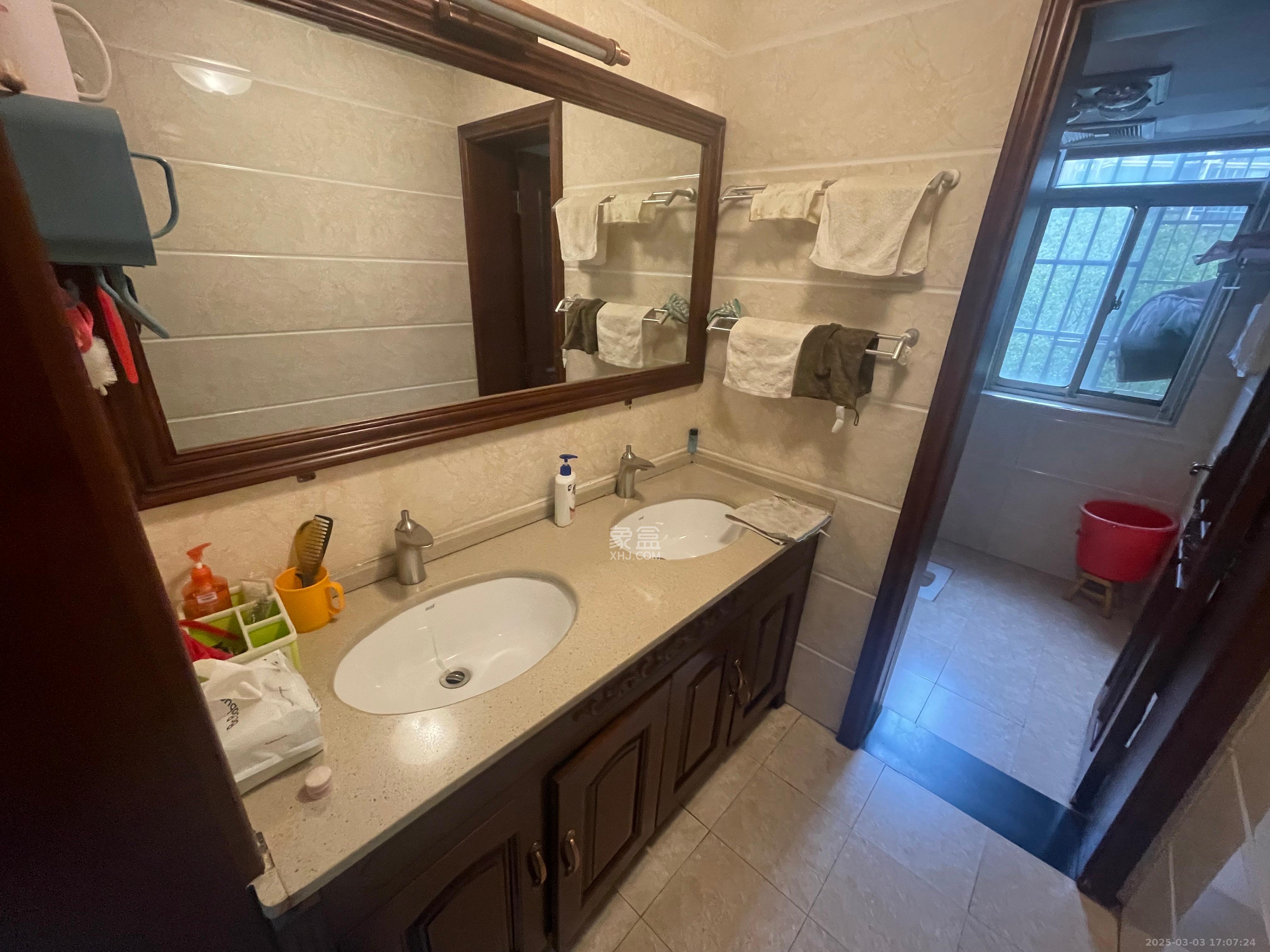 至雅小玲家园 3室2厅2卫 2650.0元/月 至雅小玲家园 3室2厅2卫 2650.0元/月室内图