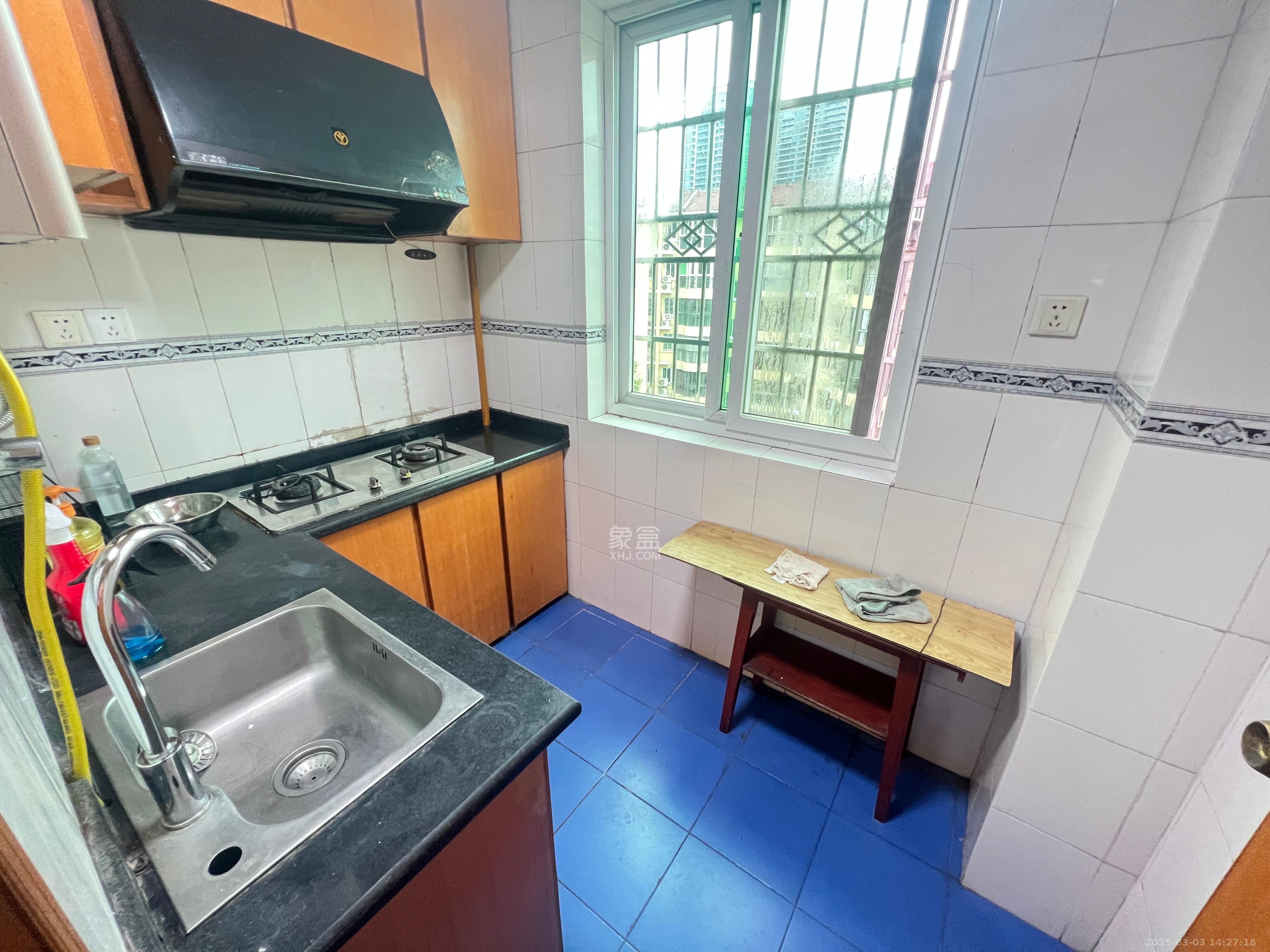 恩瑞麓山名园(龙王港小区) 3室2厅2卫 2200.0元/月 恩瑞麓山名园(龙王港小区) 3室2厅2卫 2200.0元/月室内图