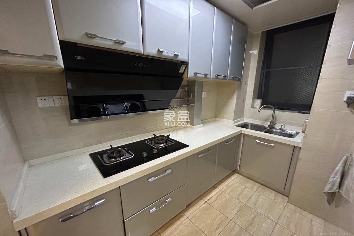 中天广场 2室1厅1卫 3300.0元/月 中天广场 2室1厅1卫 3300.0元/月室内图