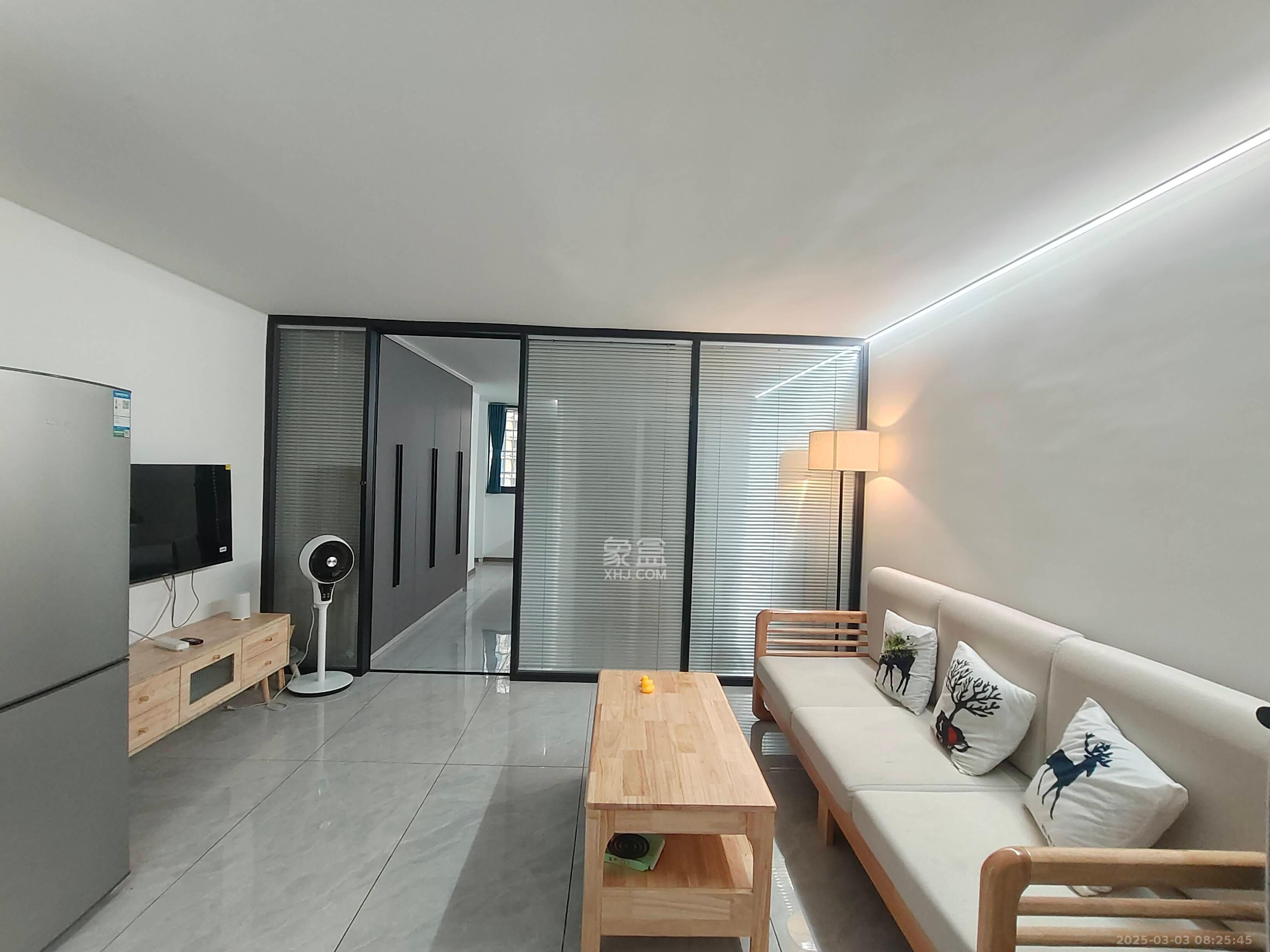 融圣国际 1室1厅1卫 2000.0元/月 融圣国际 1室1厅1卫 2000.0元/月室内图