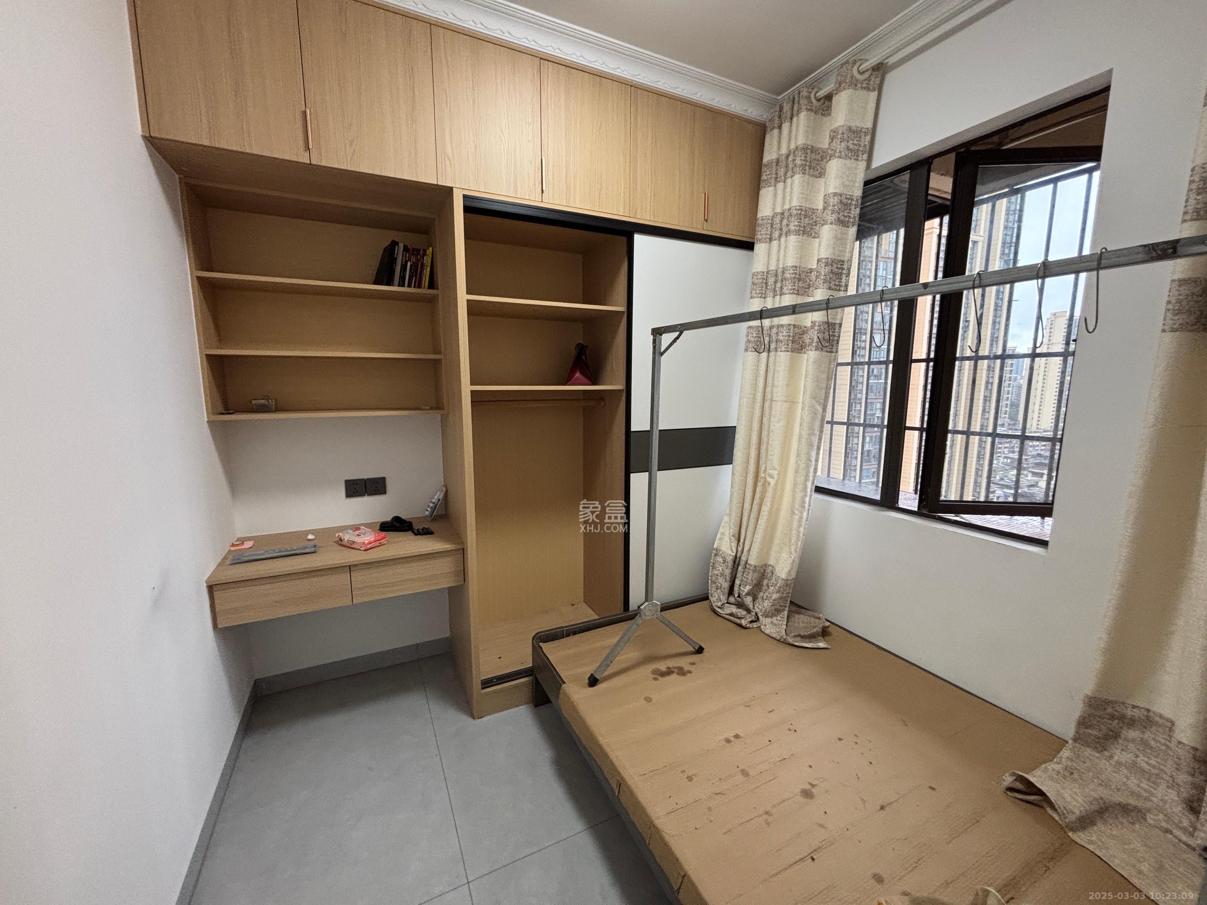 长房明宸府  3室2厅1卫   2400.00元/月室内图