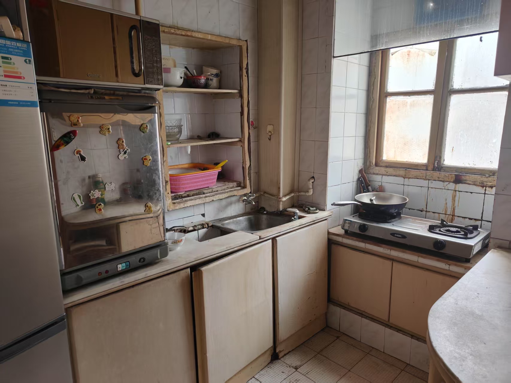 虎形山社区  1室2厅1卫    500.0元/月 虎形山社区  1室2厅1卫    500.0元/月室内图