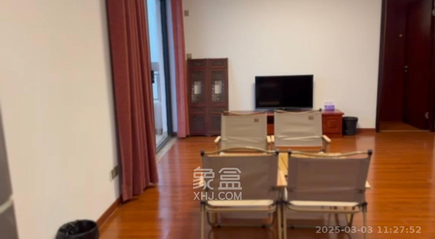 好莱城（弘德西街）  3室2厅1卫   2600.00元/月