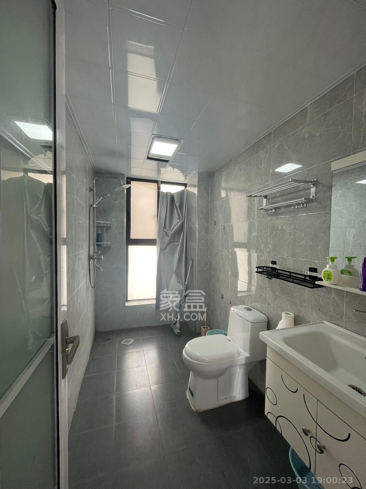 合能洋湖公馆 3室2厅2卫 2800.0元/月 合能洋湖公馆 3室2厅2卫 2800.0元/月室内图