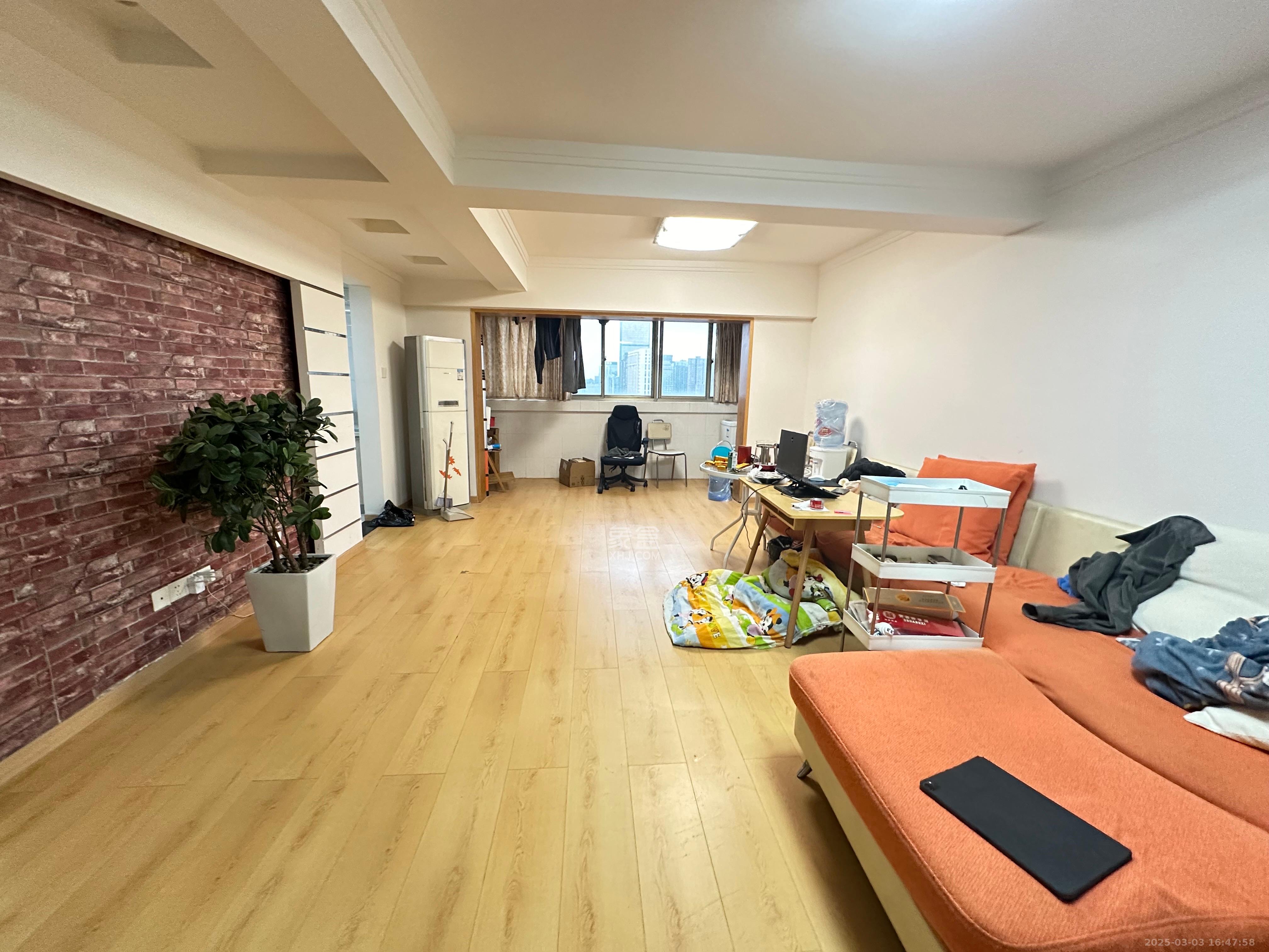 南国嘉苑  2室1厅1卫    2200.0元/月室内图