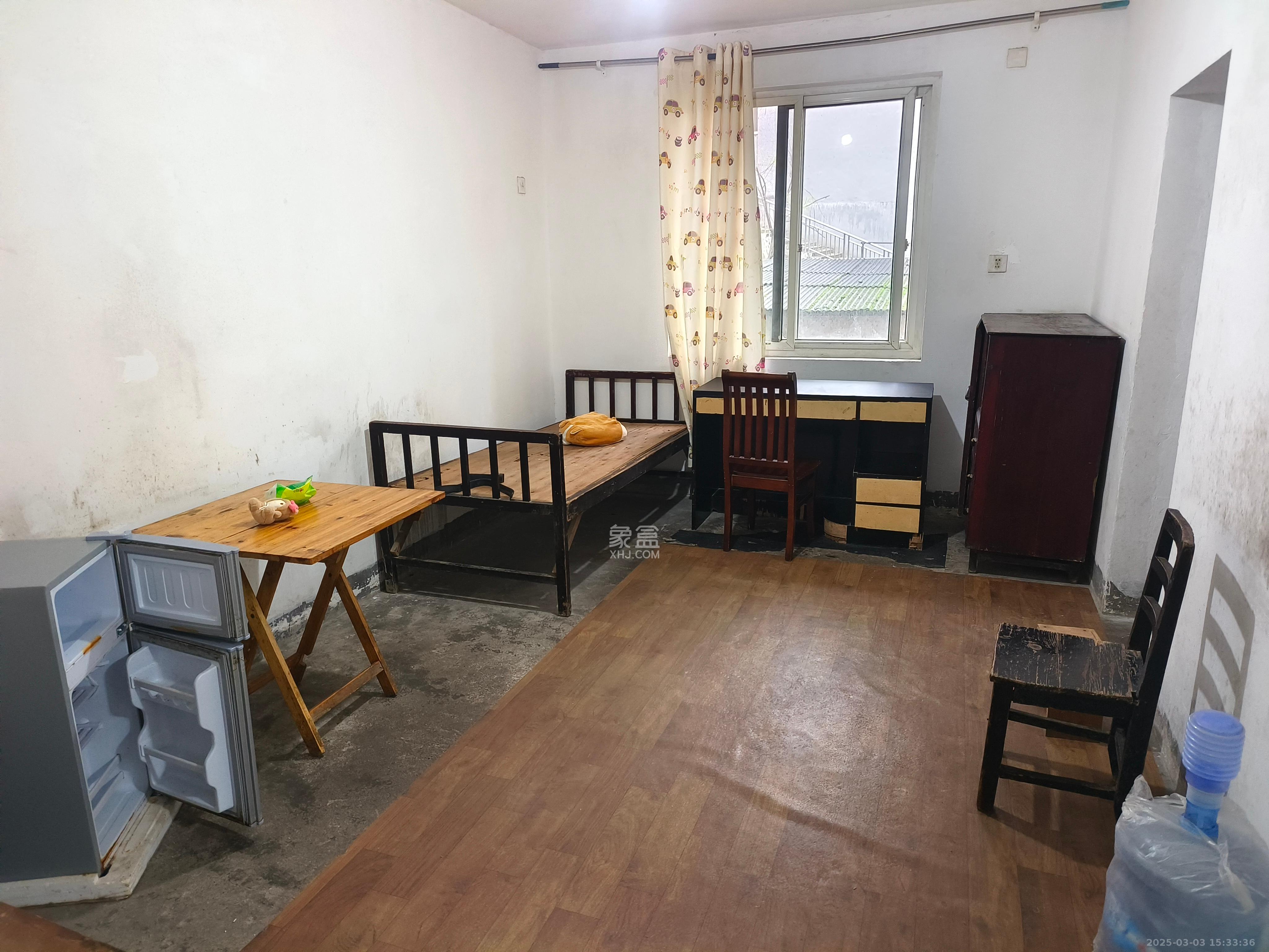 静谧园  1室1厅1卫    800.0元/月 静谧园  1室1厅1卫    800.0元/月室内图