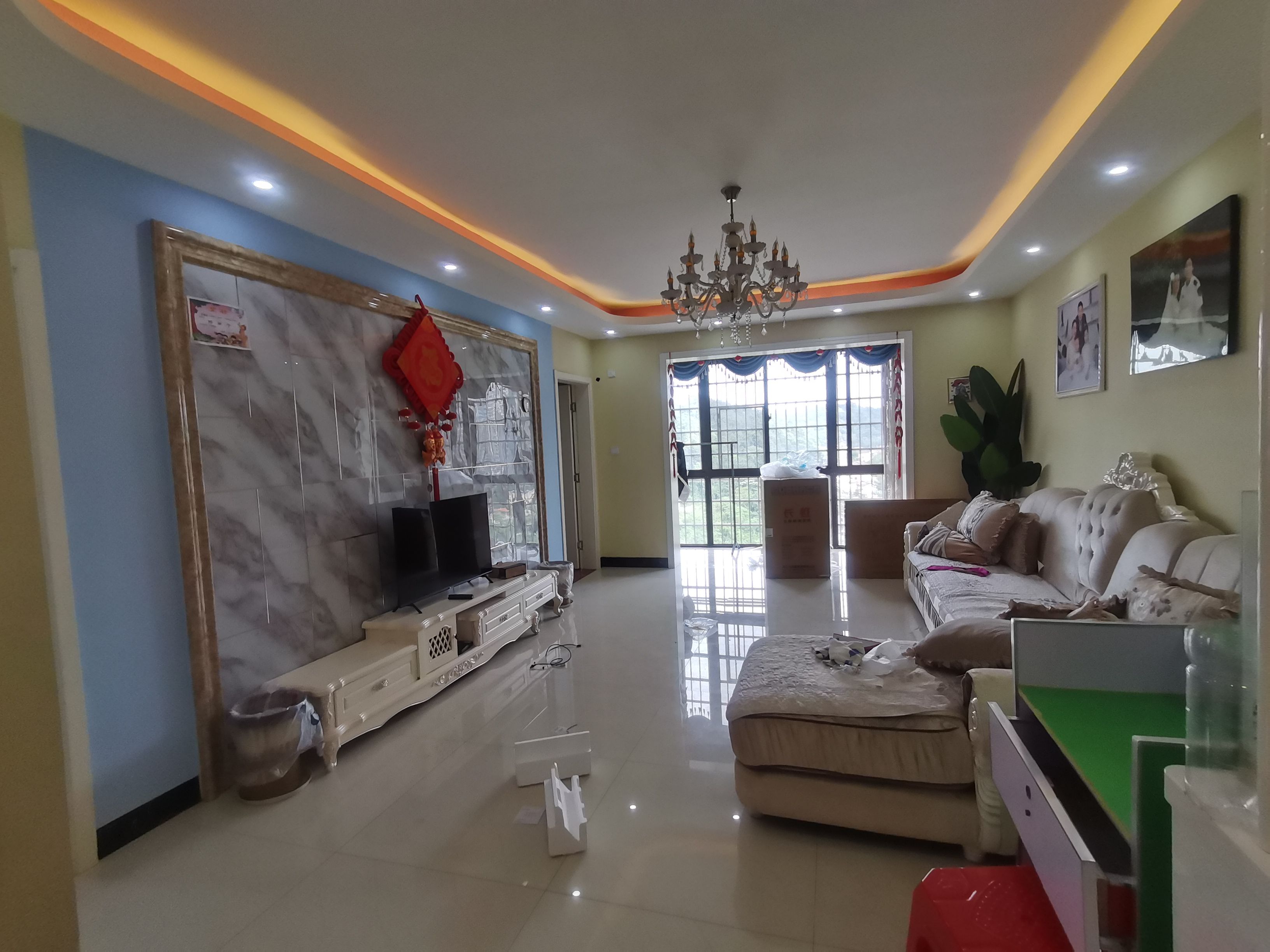 泓泽星城 3室2厅2卫 50.0万 泓泽星城 3室2厅2卫 50.0万客厅