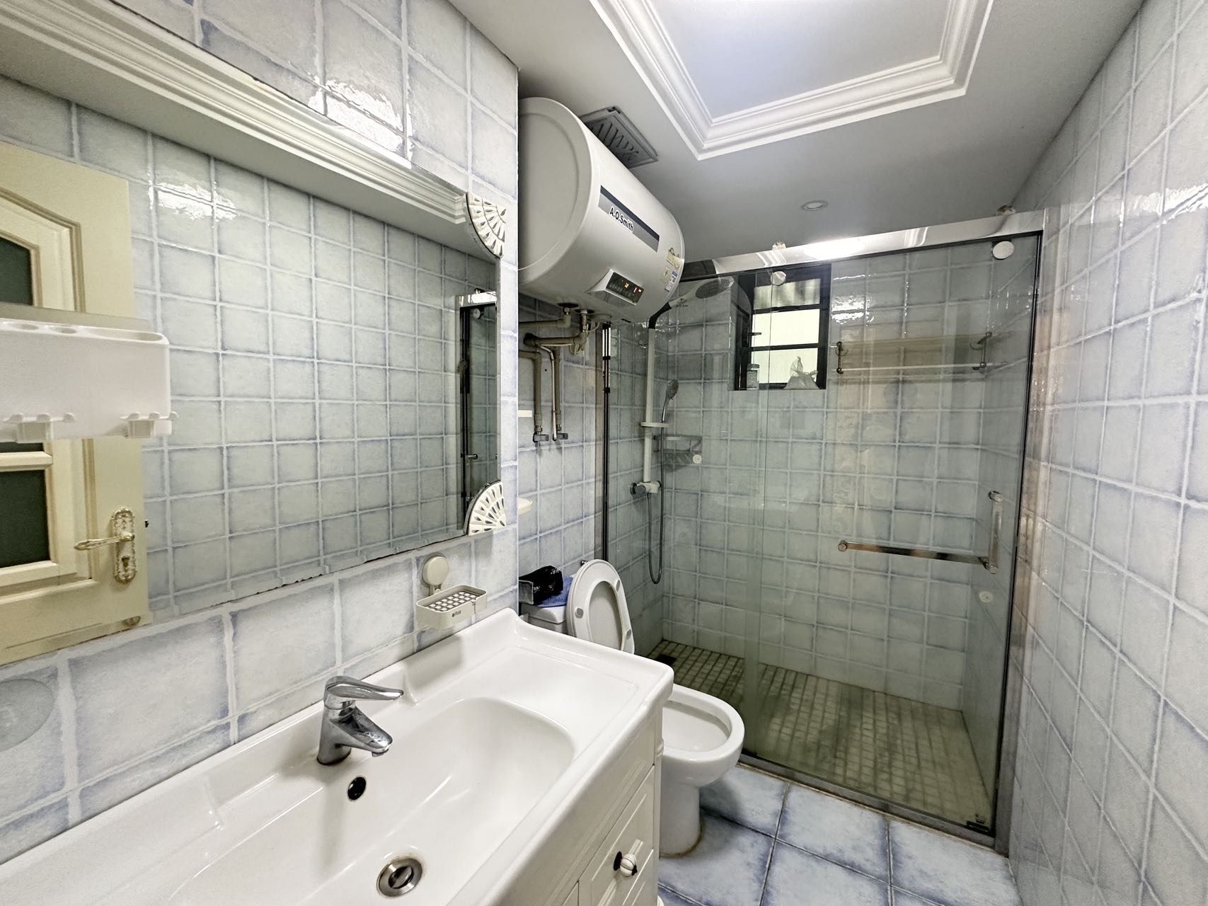 国兴城(B区) 3室2厅2卫 251.0万 国兴城(B区) 3室2厅2卫 251.0万客厅