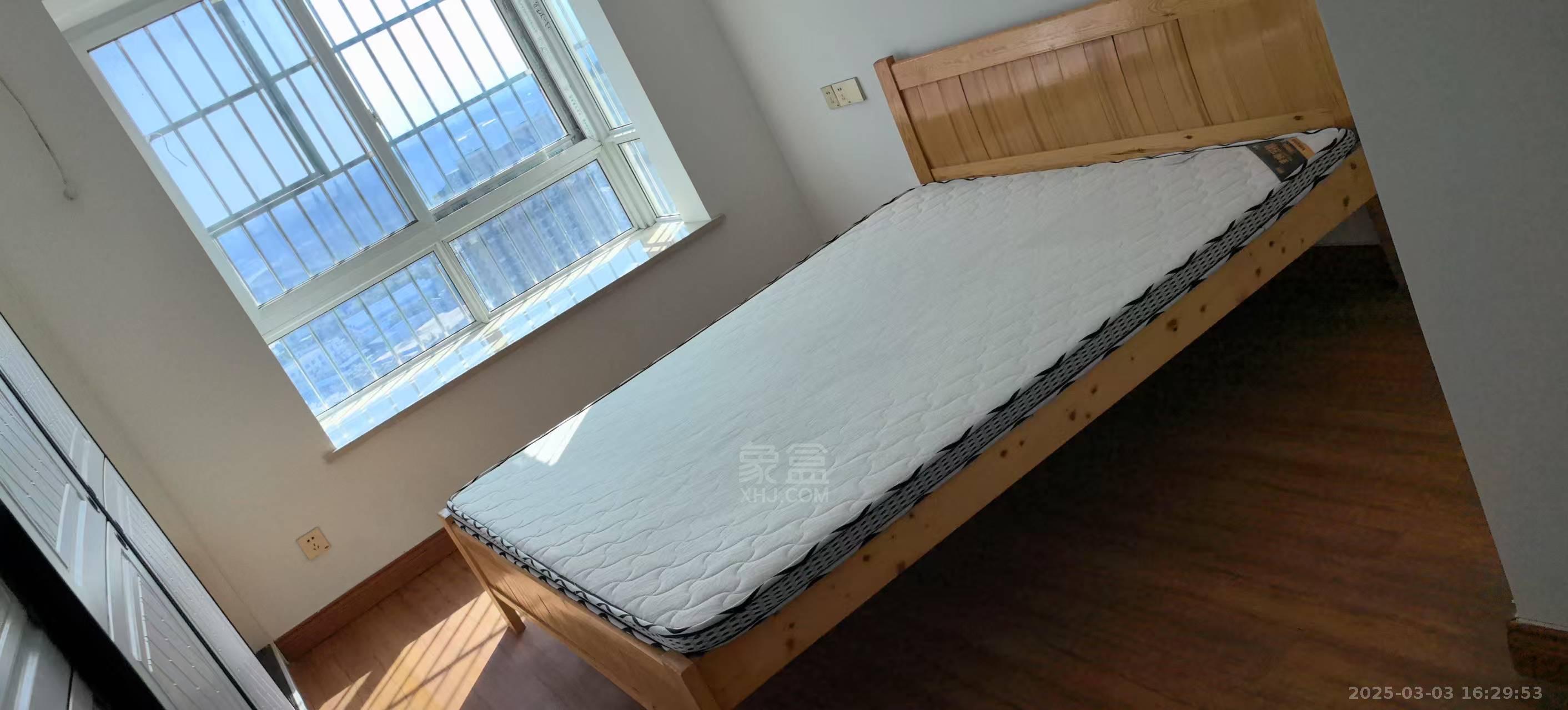 康馨佳园  3室1厅1卫   1700.00元/月室内图