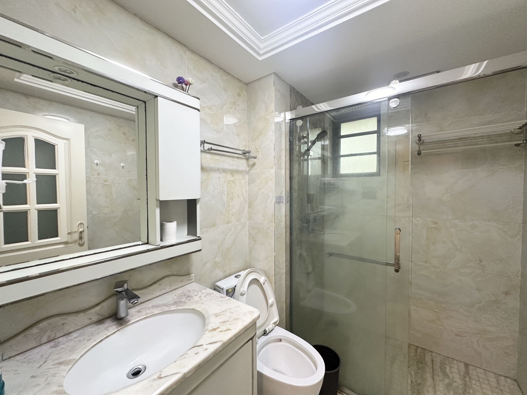 国兴城(B区) 3室2厅2卫 251.0万 国兴城(B区) 3室2厅2卫 251.0万客厅