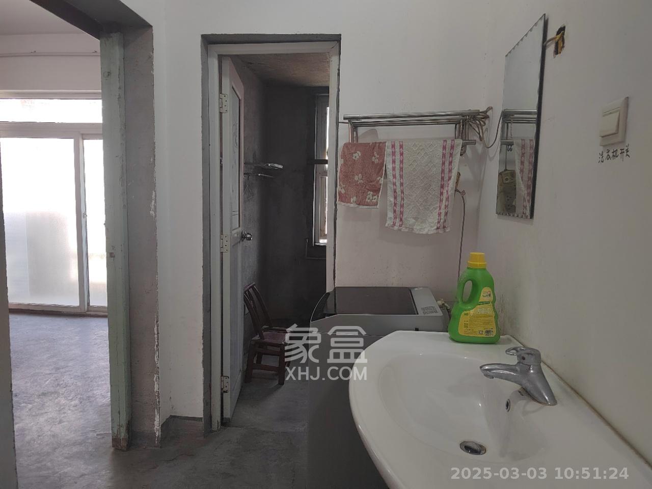 盛湘家园 3室2厅2卫 1700.0元/月 盛湘家园 3室2厅2卫 1700.0元/月室内图