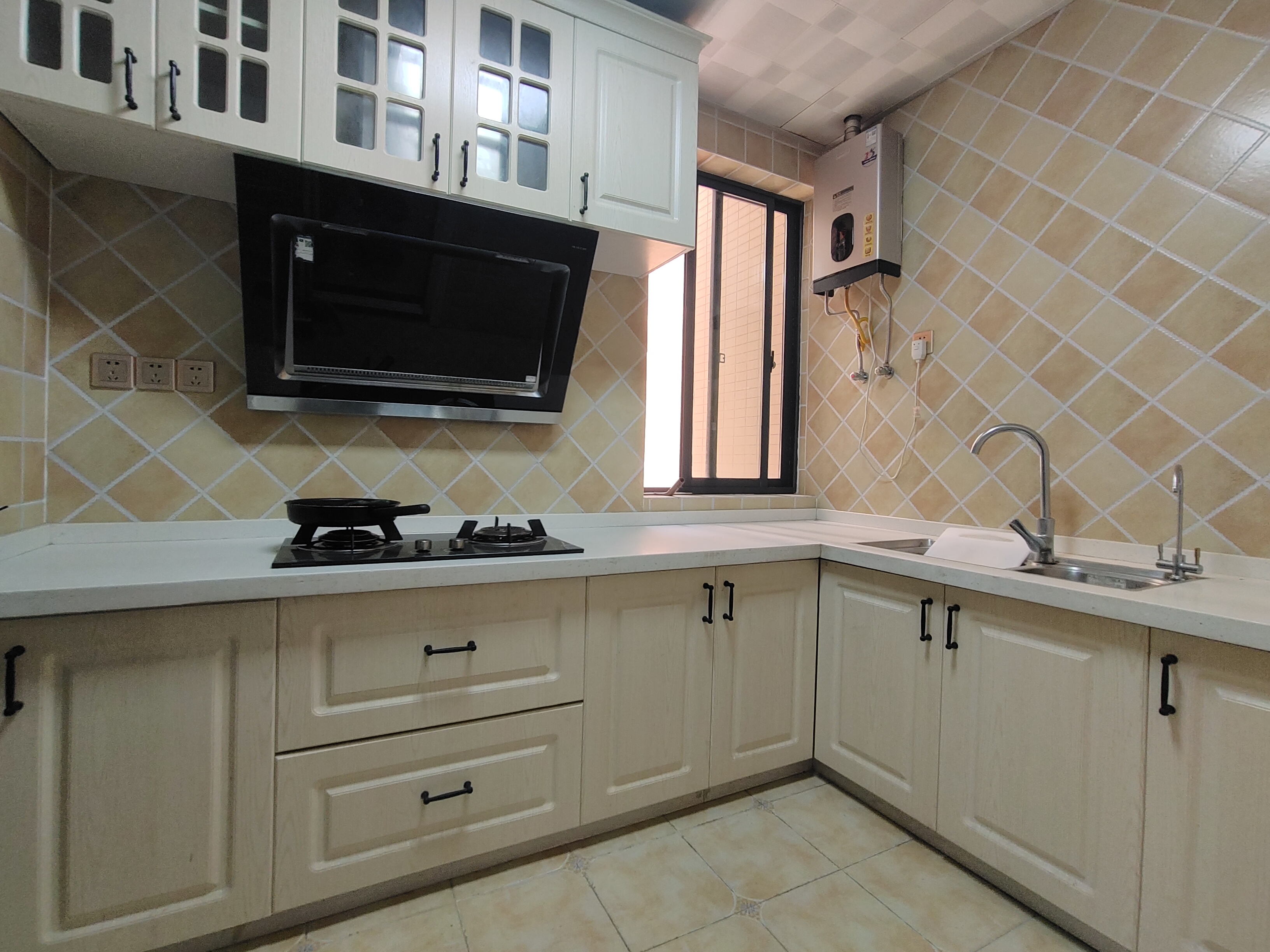 高盛澧园三期 3室2厅2卫 2000.0元/月 高盛澧园三期 3室2厅2卫 2000.0元/月室内图