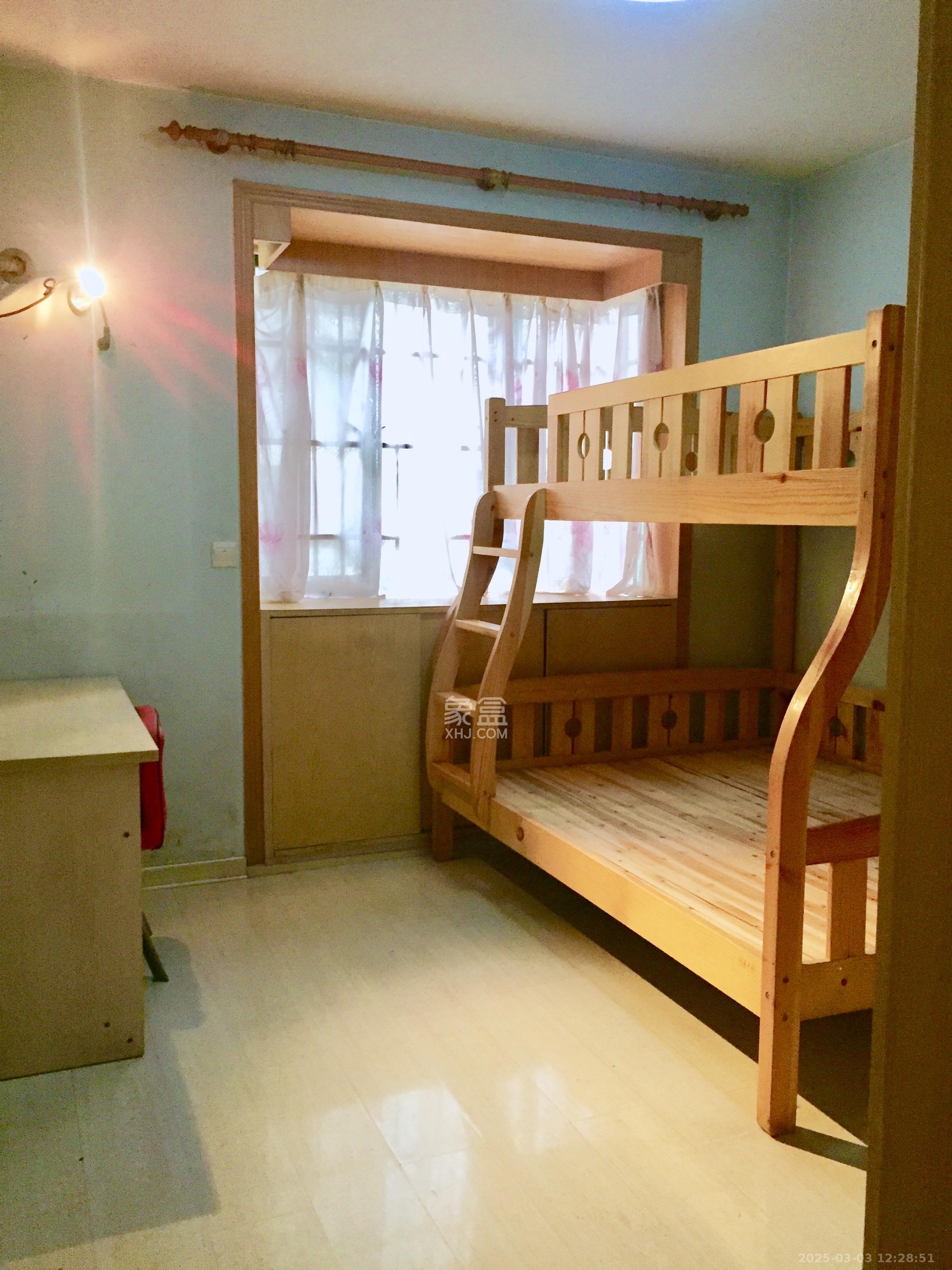 东方新城  2室2厅0卫   2500.00元/月室内图