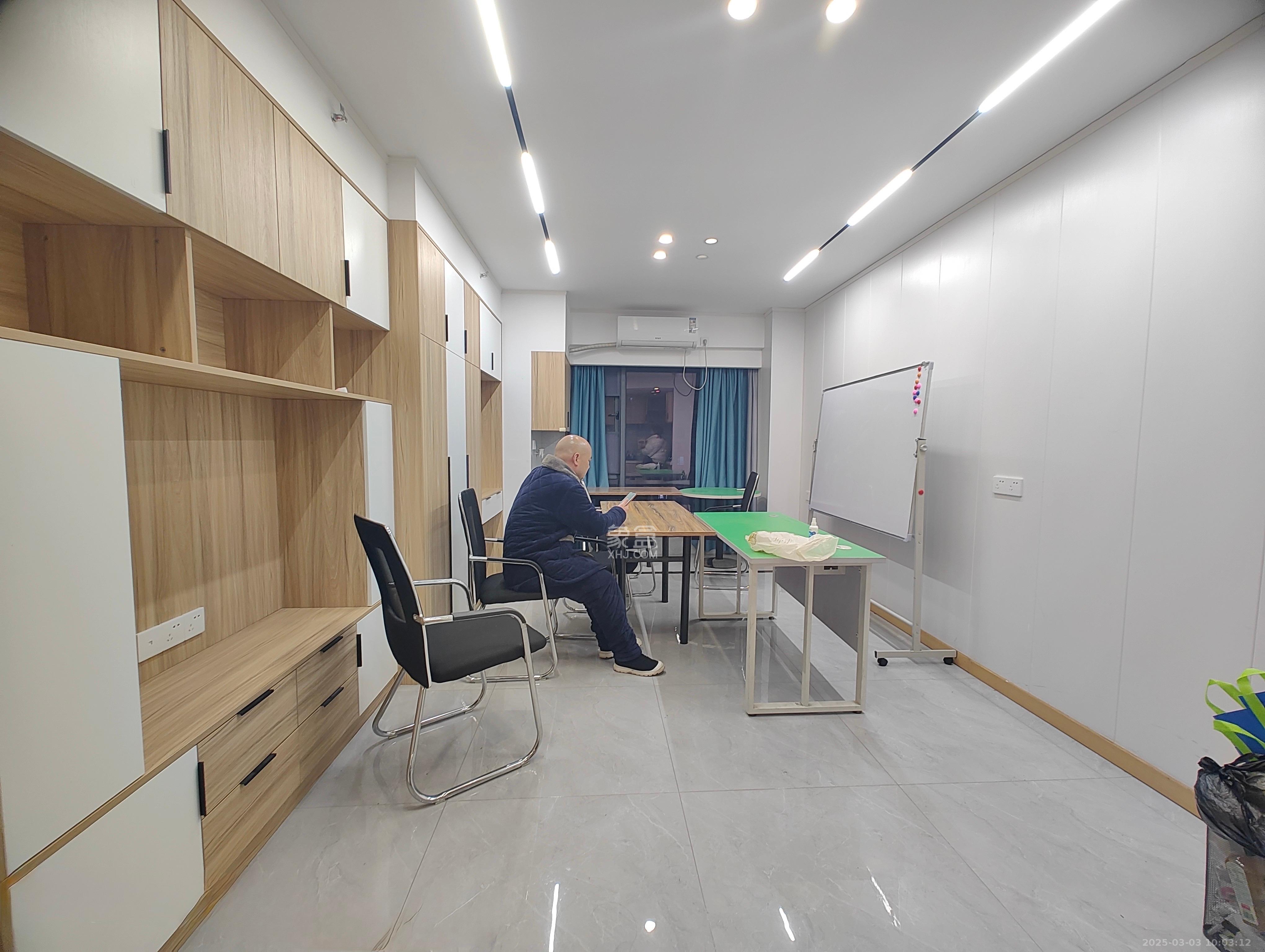 鑫远御文台一期 1室0厅1卫 1500.0元/月 鑫远御文台一期 1室0厅1卫 1500.0元/月室内图