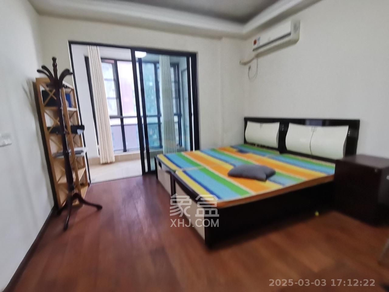 公园9号  3室1厅1卫    3800.0元/月室内图