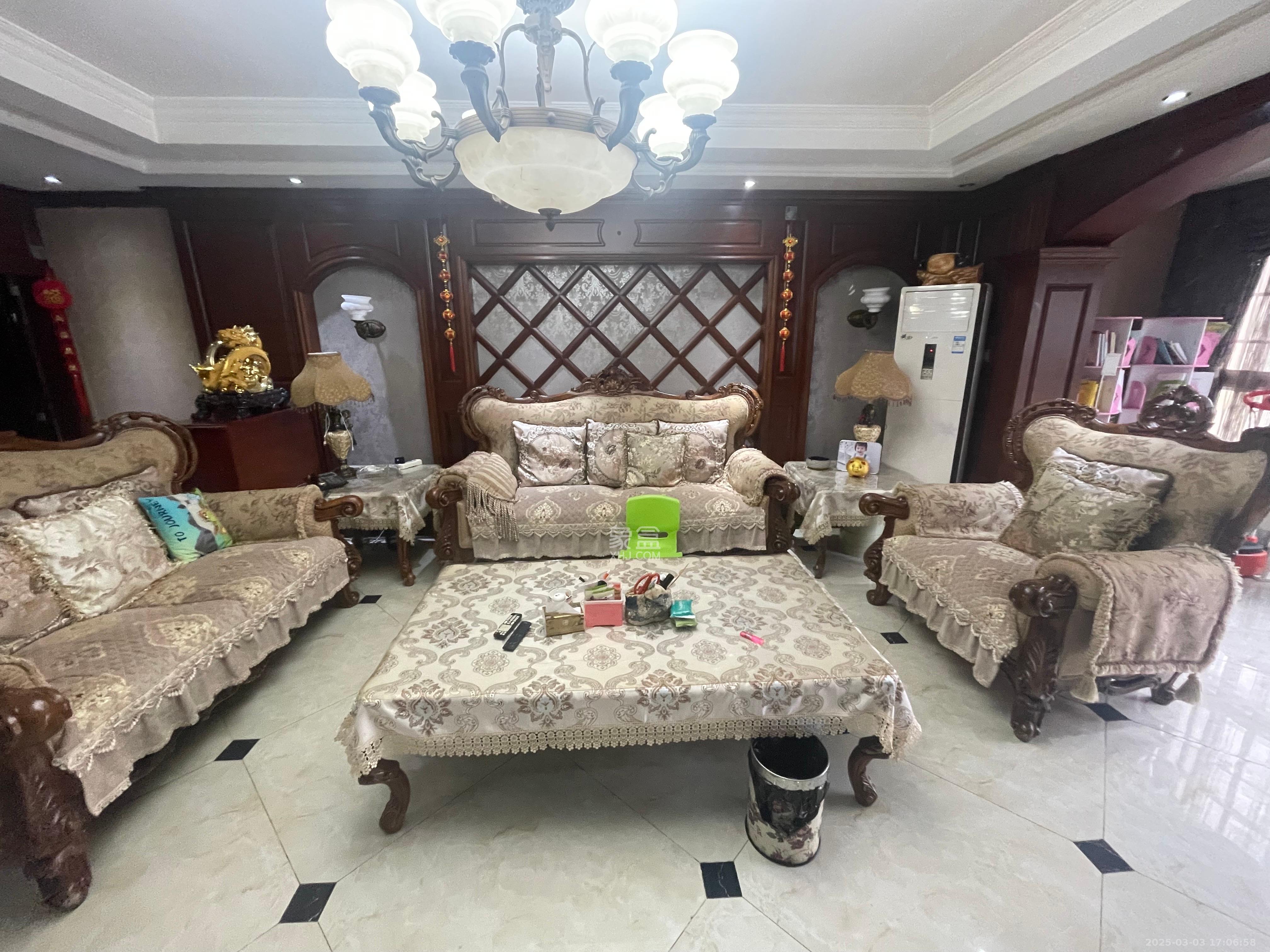 至雅小玲家园 3室2厅2卫 2650.0元/月 至雅小玲家园 3室2厅2卫 2650.0元/月室内图