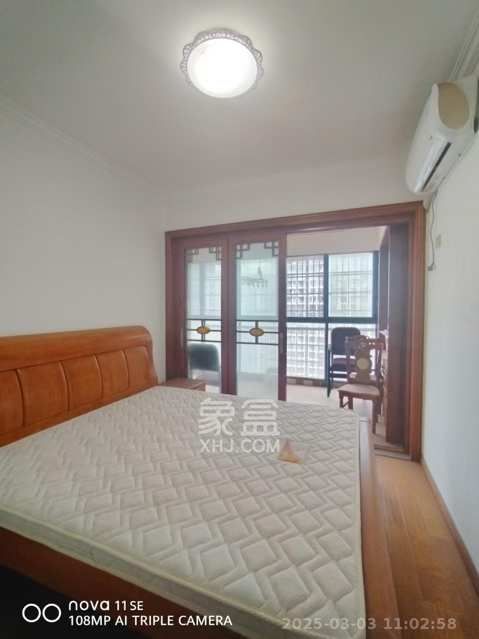 百合湖滨花园  3室2厅2卫    2000.0元/月室内图