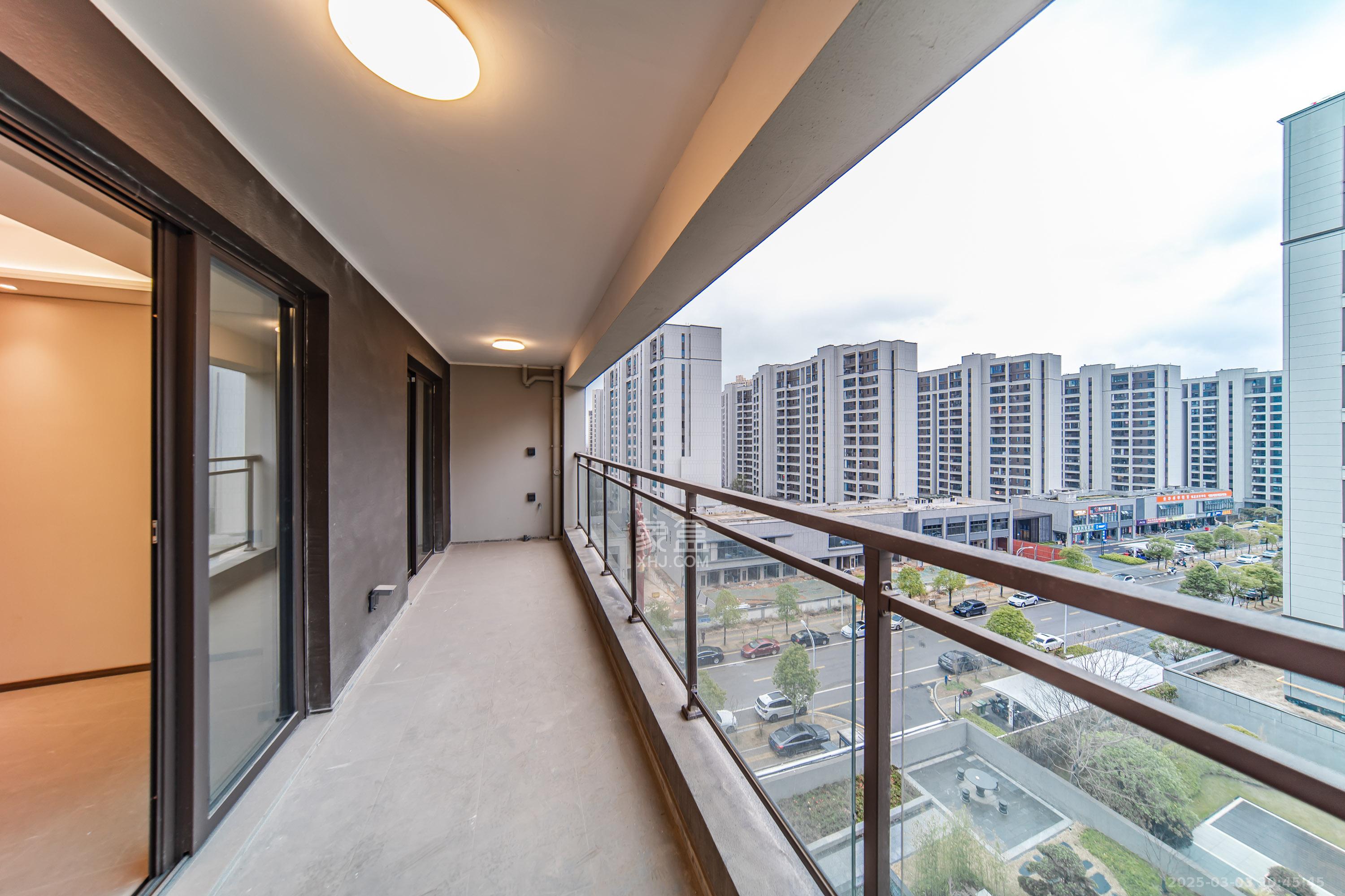 龙湖江与城 4室2厅3卫 4500.0元/月 龙湖江与城 4室2厅3卫 4500.0元/月室内图