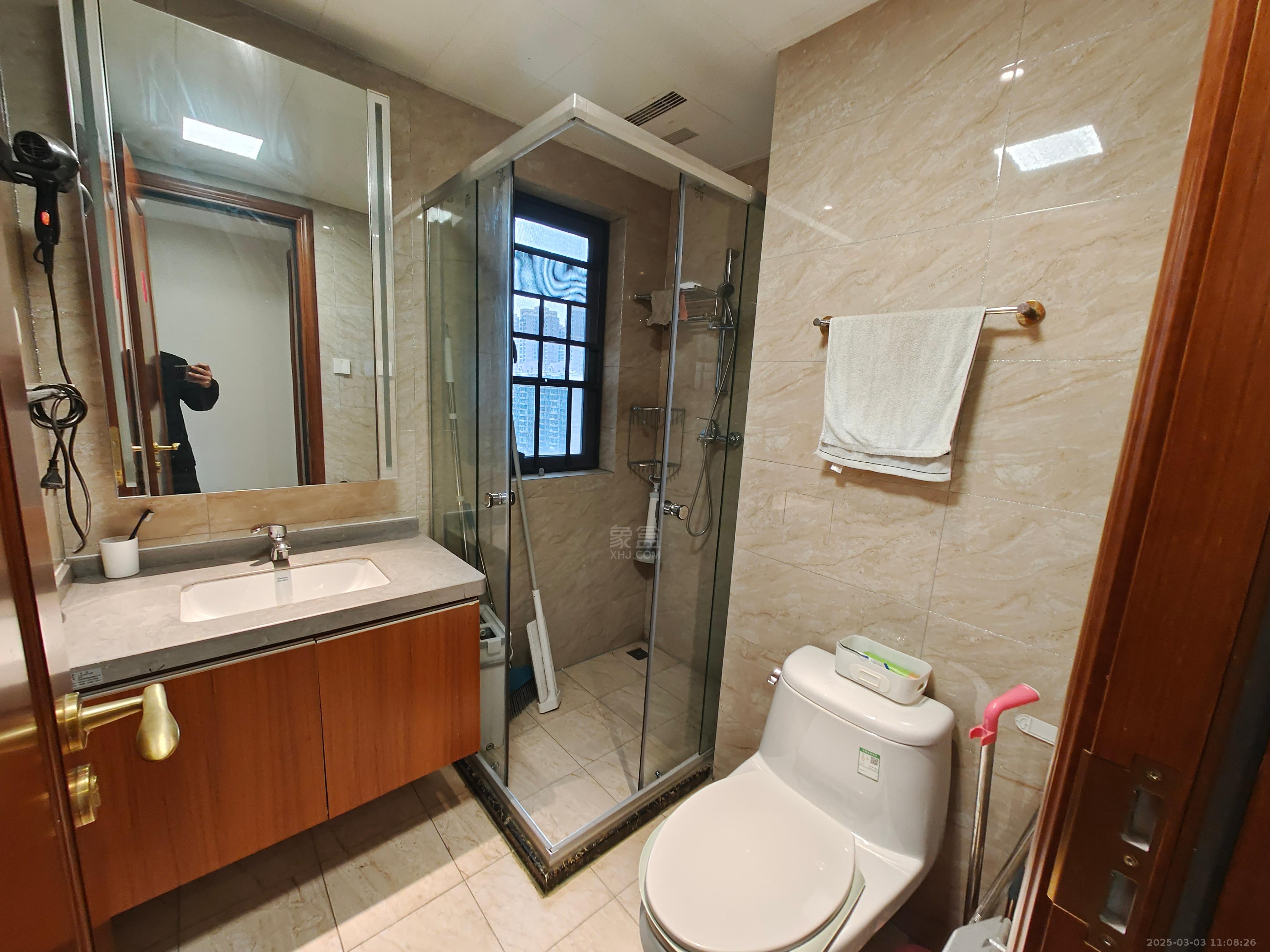 恒大华府 1室1厅1卫 2500.0元/月 恒大华府 1室1厅1卫 2500.0元/月室内图