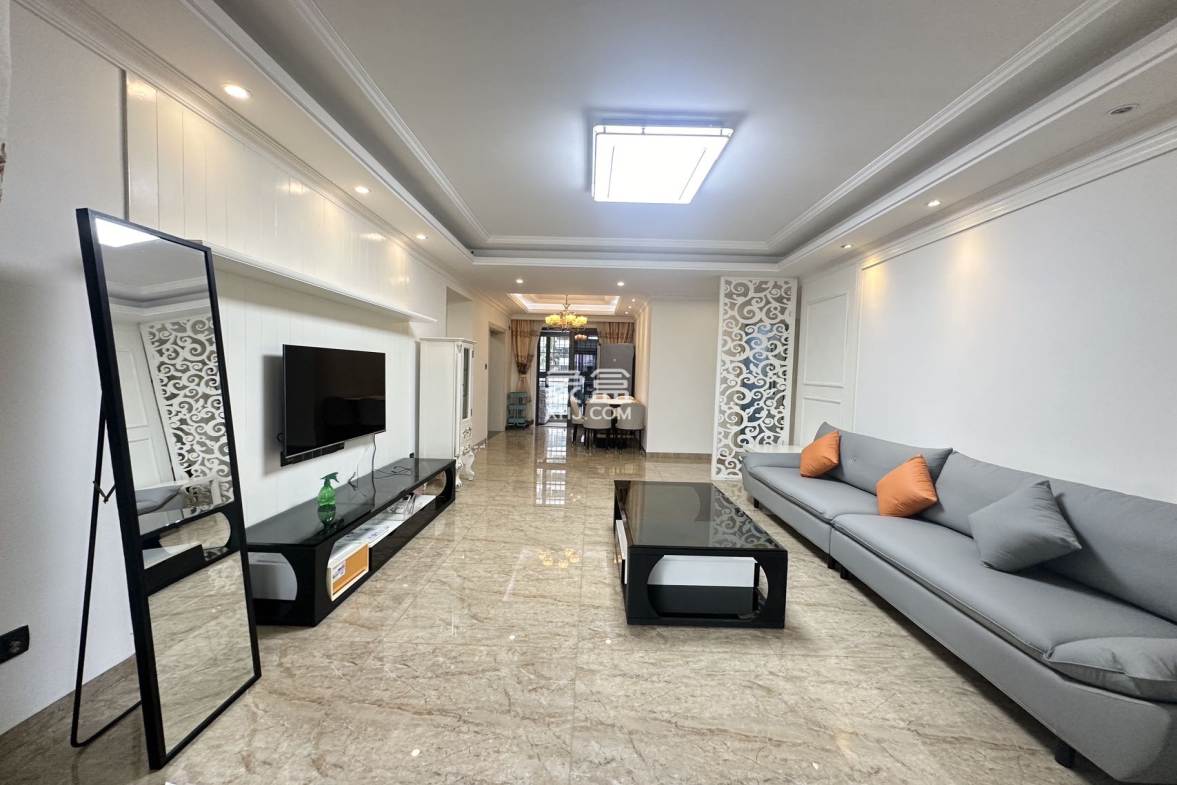 国兴城(B区) 3室2厅2卫 251.0万 国兴城(B区) 3室2厅2卫 251.0万客厅