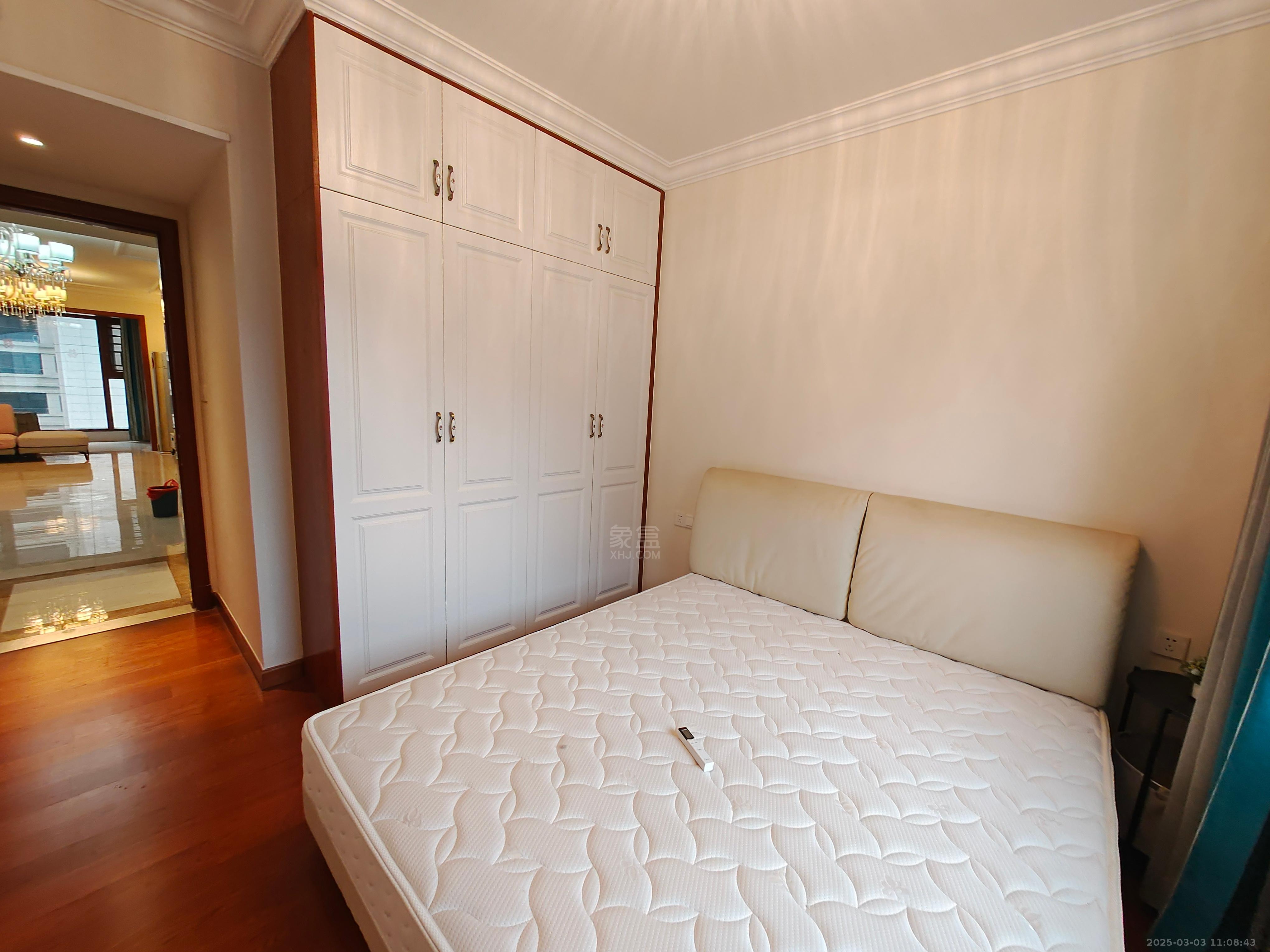 恒大华府 1室1厅1卫 2500.0元/月 恒大华府 1室1厅1卫 2500.0元/月室内图