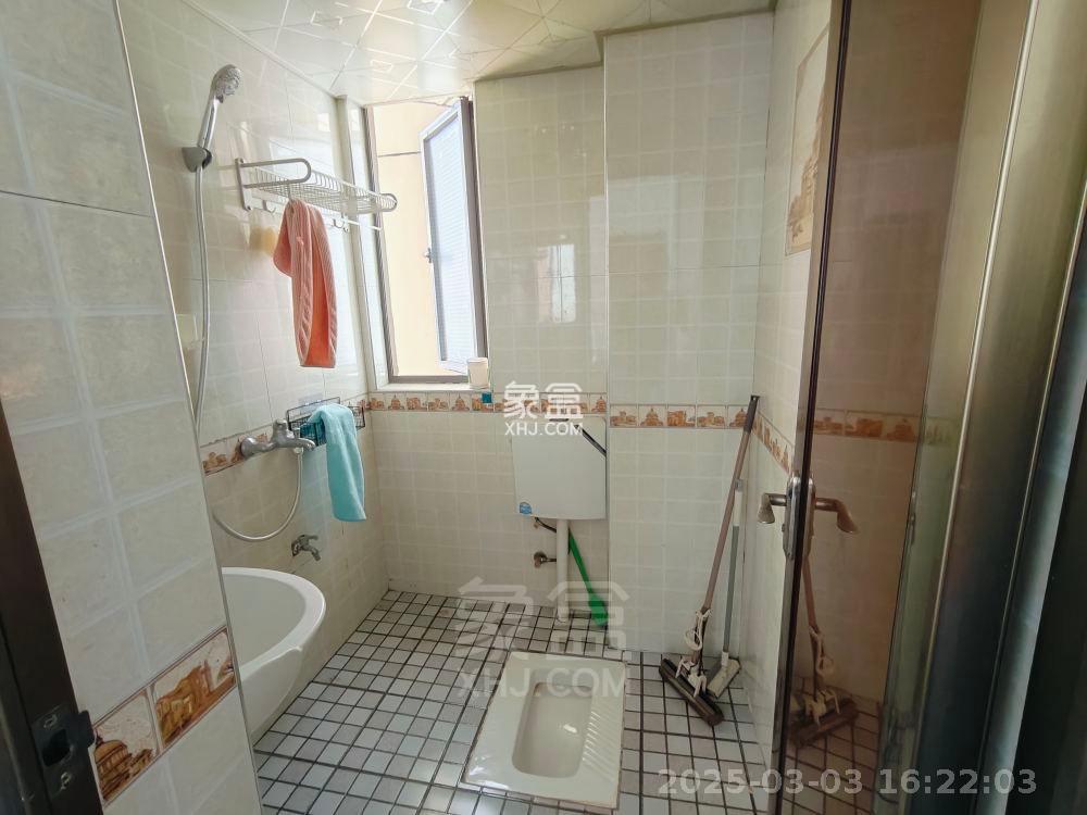 华晨御园  3室2厅1卫   1600.00元/月室内图