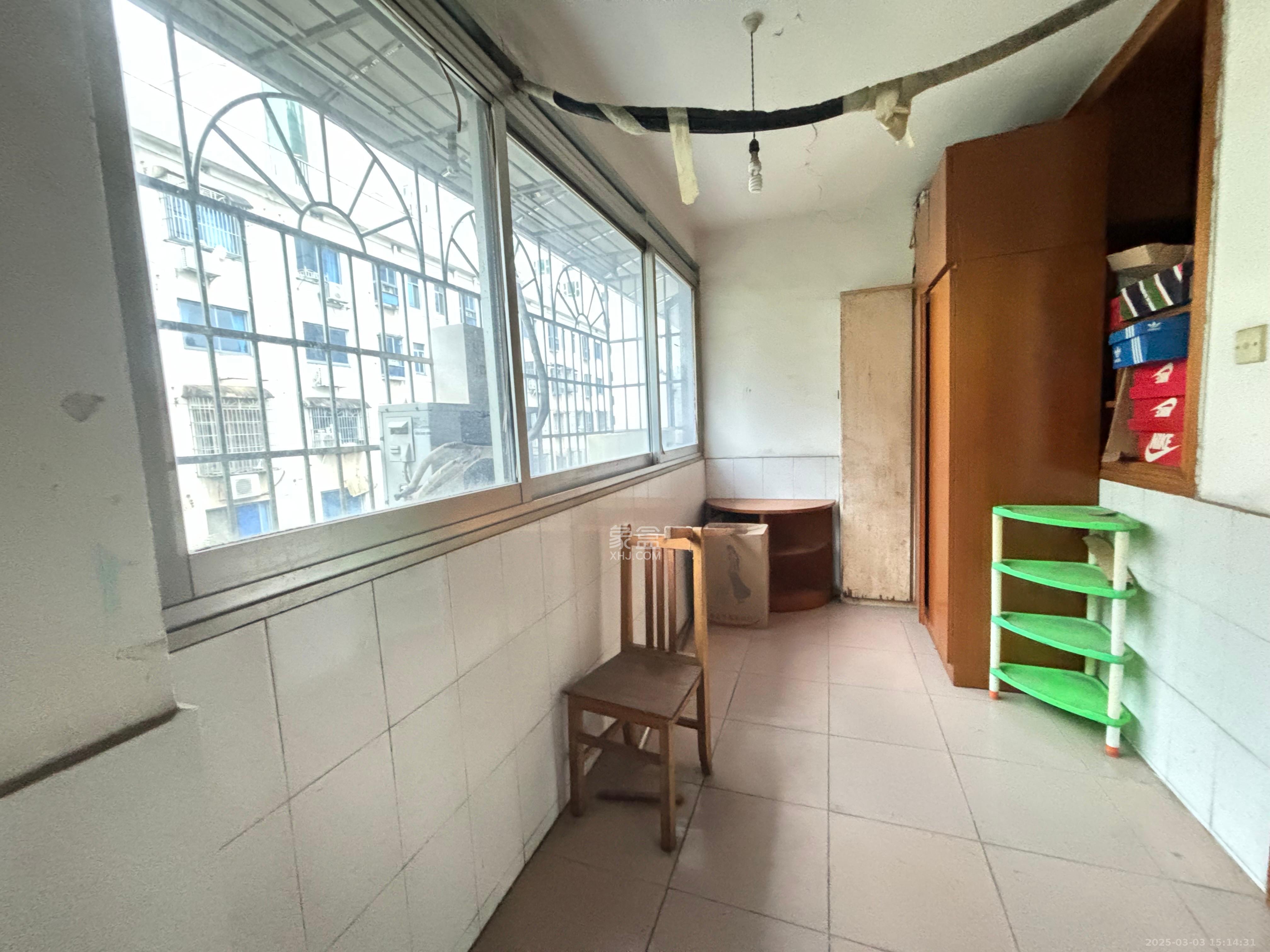 神龙歌舞剧院宿舍 3室1厅1卫 1400.0元/月 神龙歌舞剧院宿舍 3室1厅1卫 1400.0元/月室内图