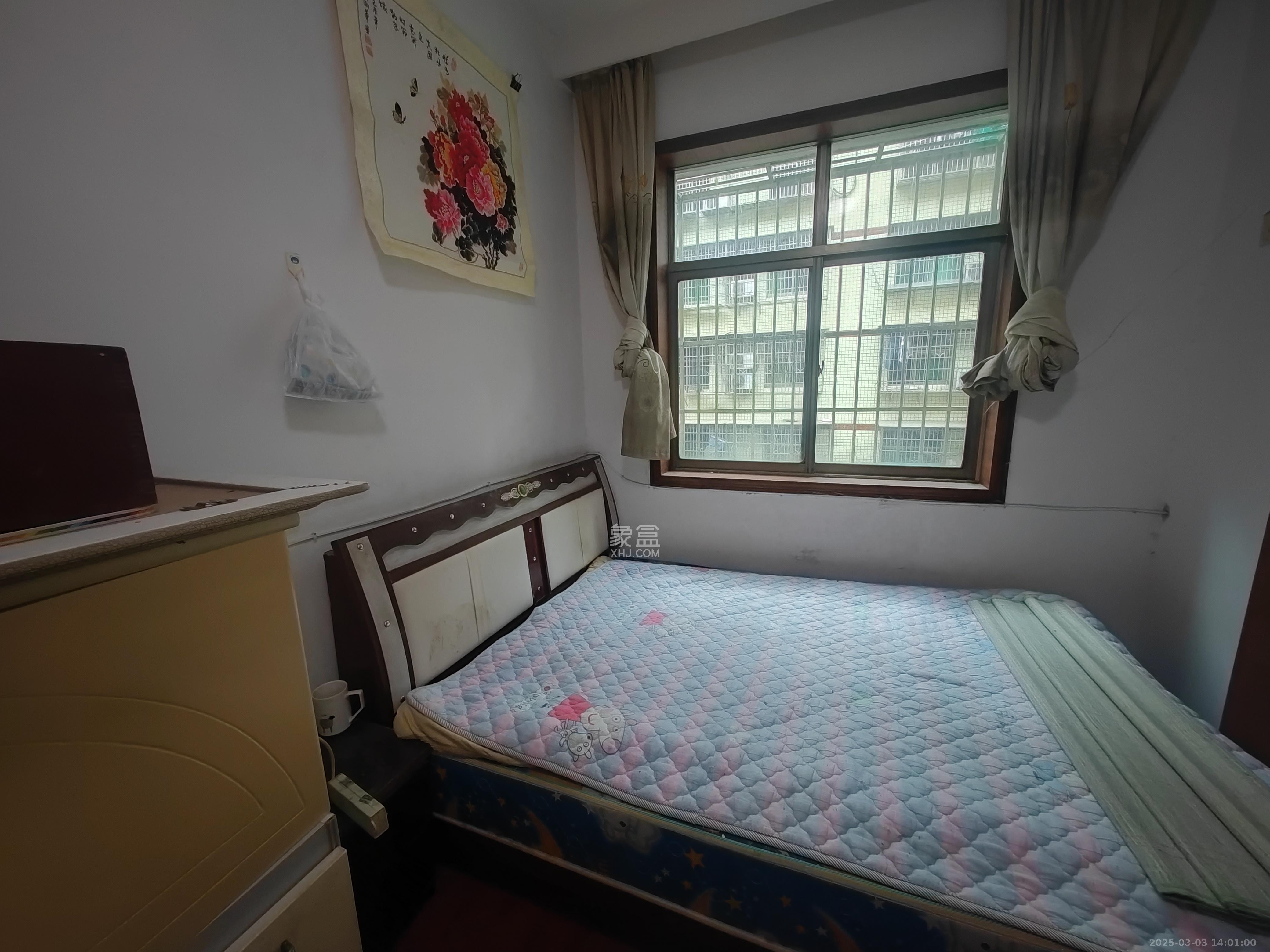 青青家園  3室2廳1衛(wèi)   1200.00元/月室內(nèi)圖