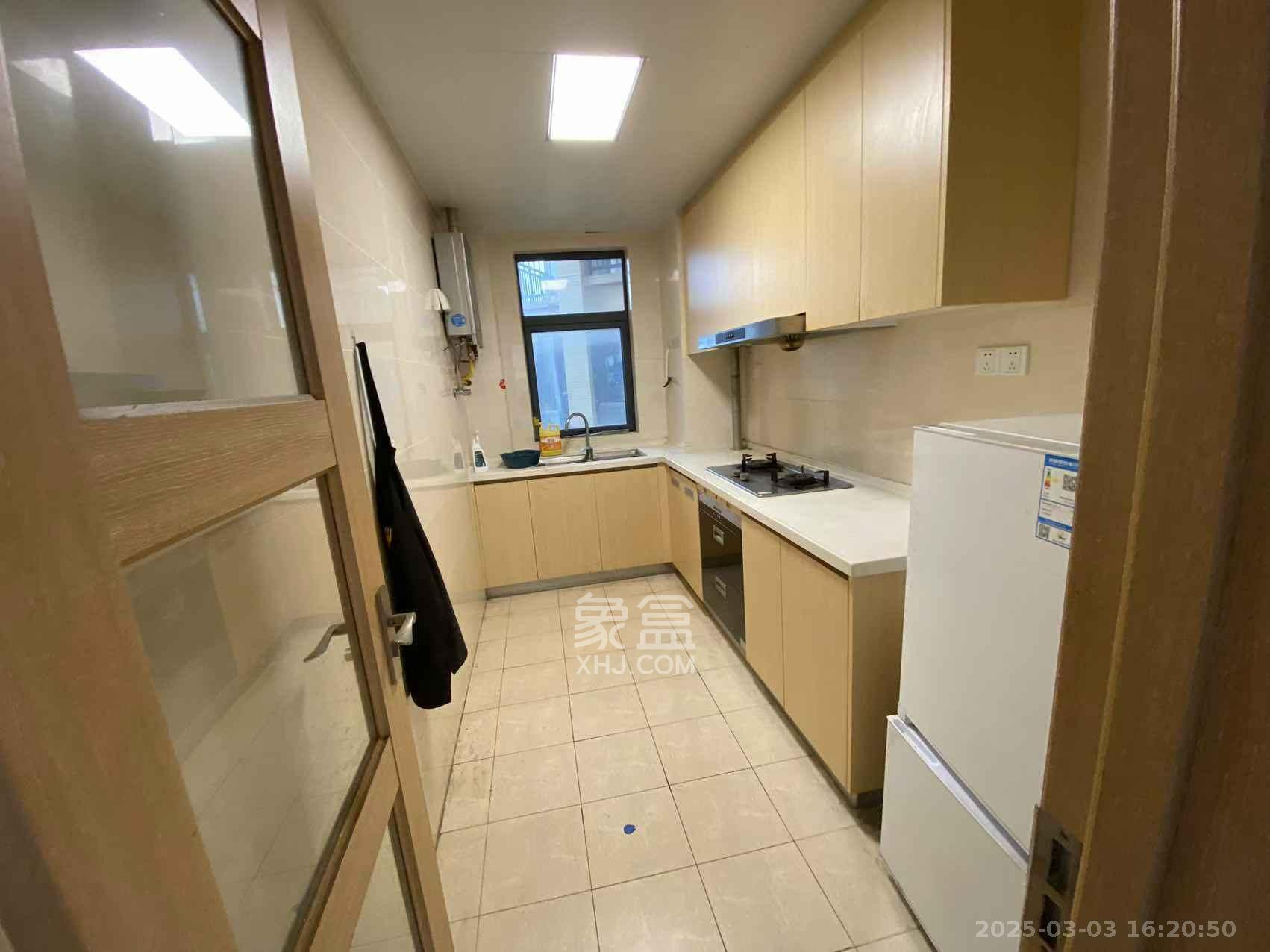 兰亭湾畔 4室2厅2卫 2400.0元/月 兰亭湾畔 4室2厅2卫 2400.0元/月室内图