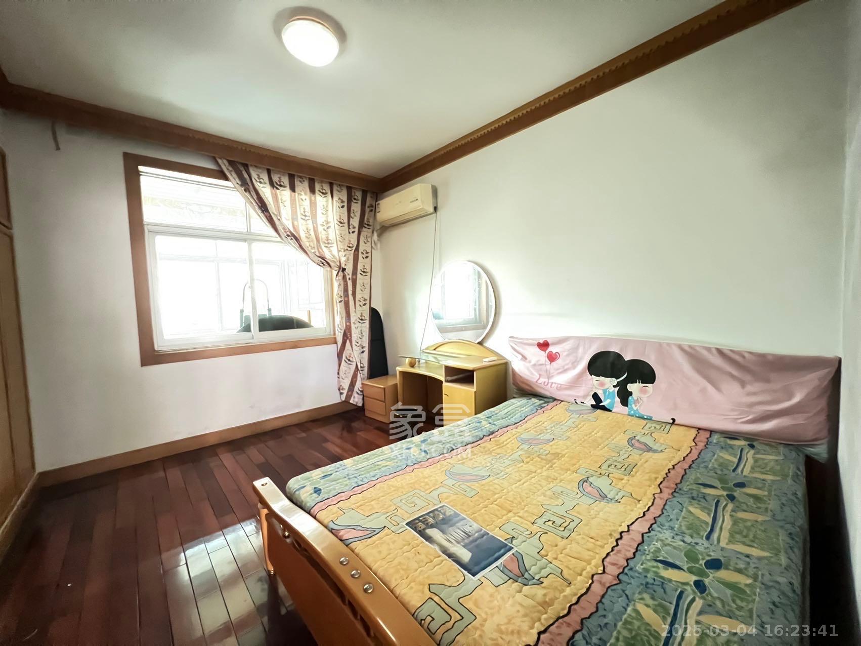 轻化公司宿舍向东南6号(产权南湖路46号) 3室2厅1卫 1700.0元/月 轻化公司宿舍向东南6号(产权南湖路46号) 3室2厅1卫 1700.0元/月室内图