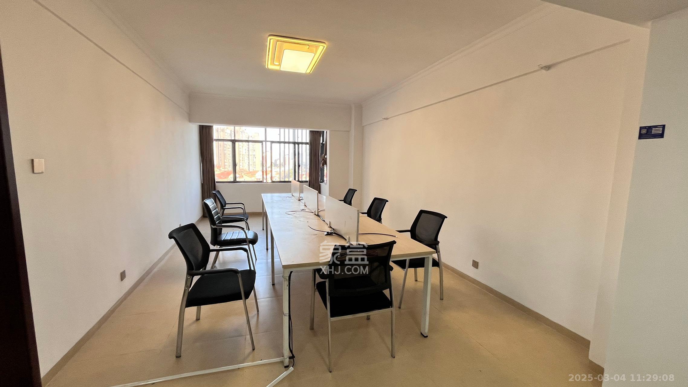 御湖国际 2室1厅1卫 1600.0元/月 御湖国际 2室1厅1卫 1600.0元/月室内图