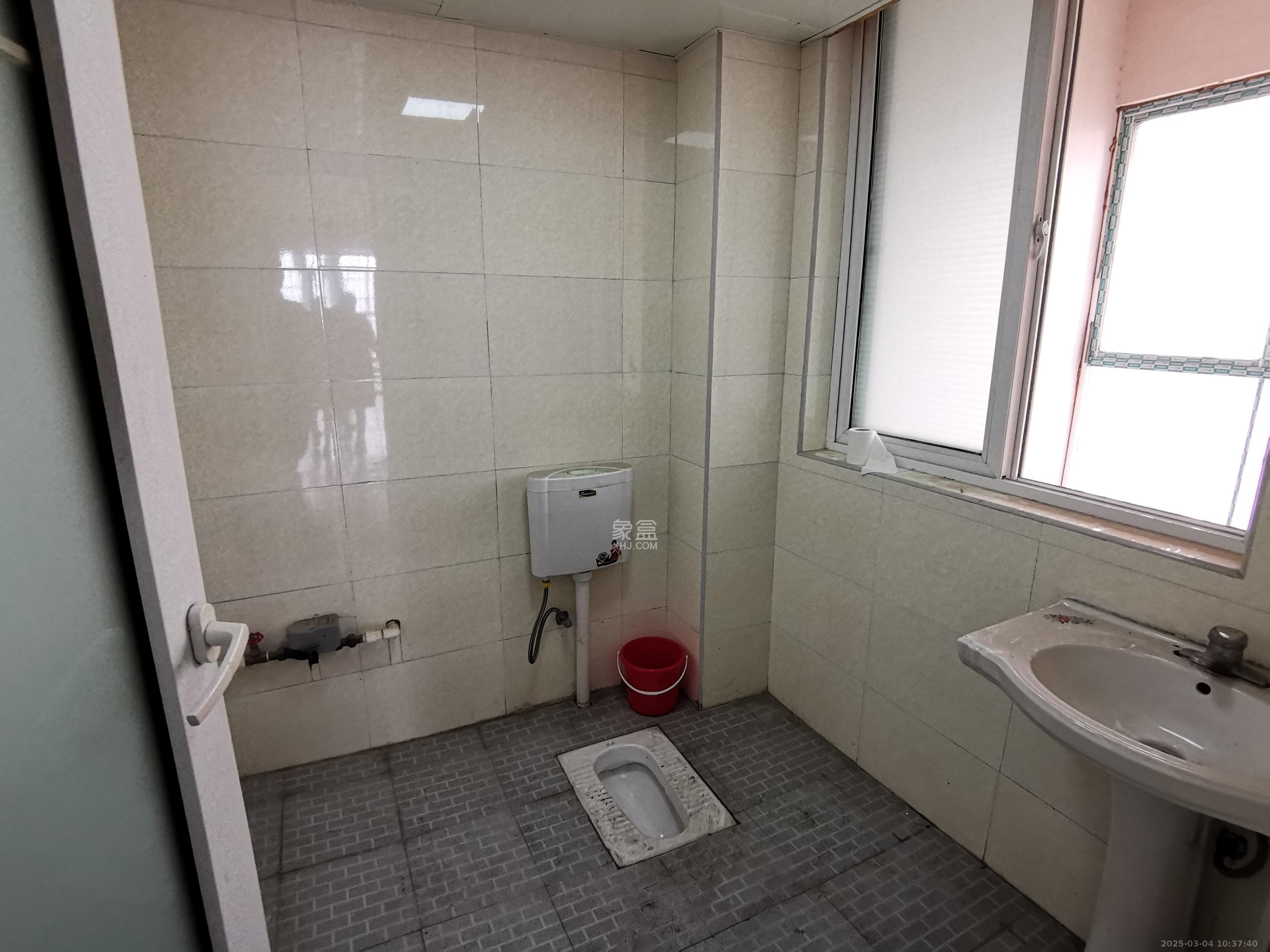 上河国际C区  3室2厅1卫   2300.00元/月室内图