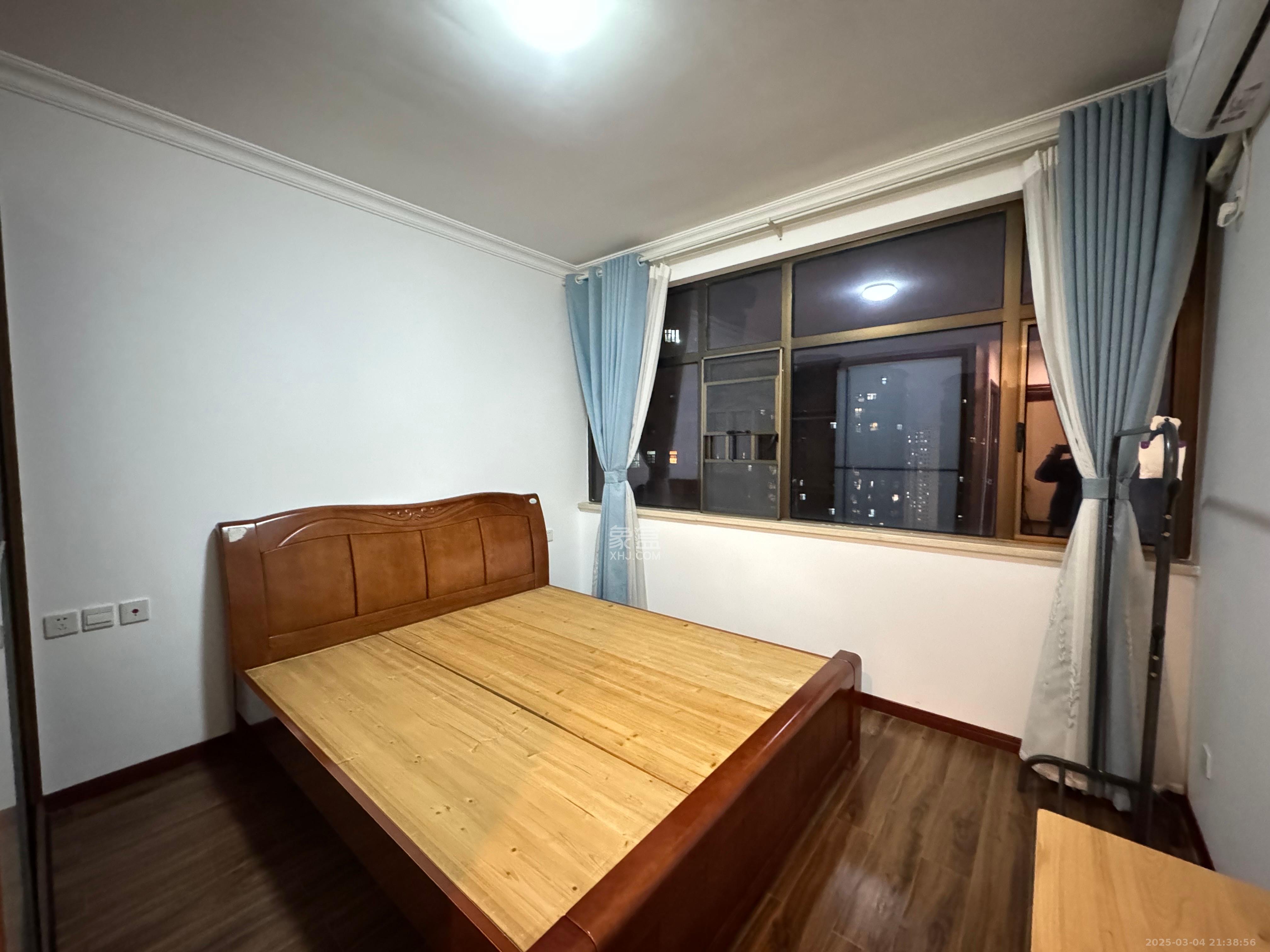 江山帝景哈佛  3室2厅2卫    2499.0元/月 江山帝景哈佛  3室2厅2卫    2499.0元/月室内图