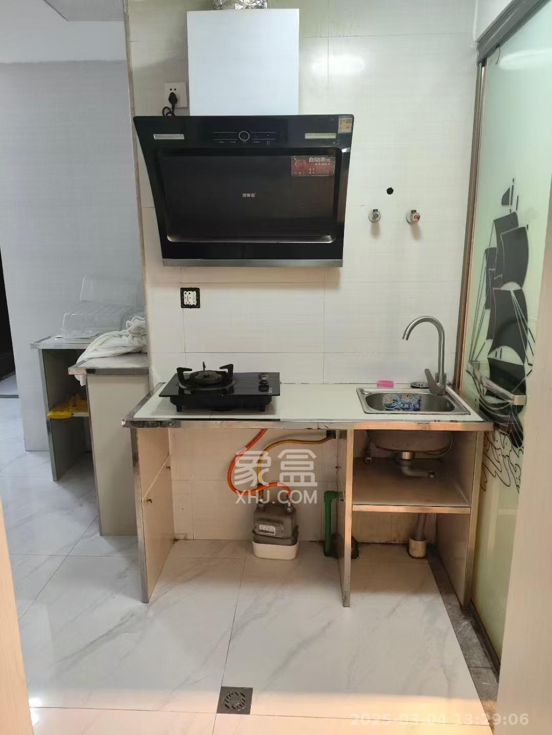 鑫利家园 1室1厅1卫 1300.0元/月 鑫利家园 1室1厅1卫 1300.0元/月室内图