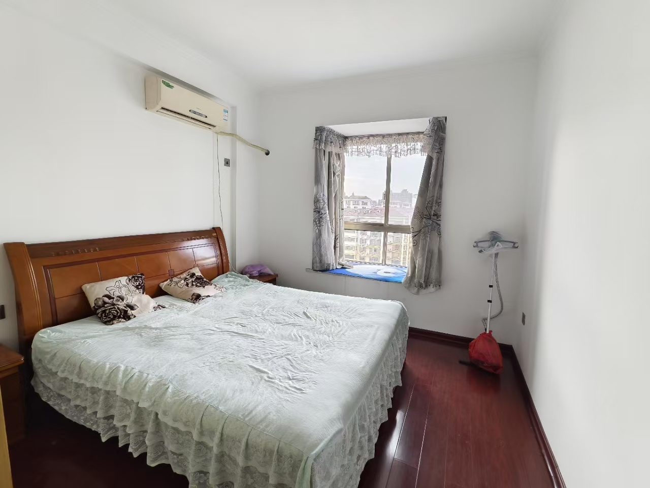 中电怡和苑 4室2厅2卫 1600.0元/月 中电怡和苑 4室2厅2卫 1600.0元/月室内图