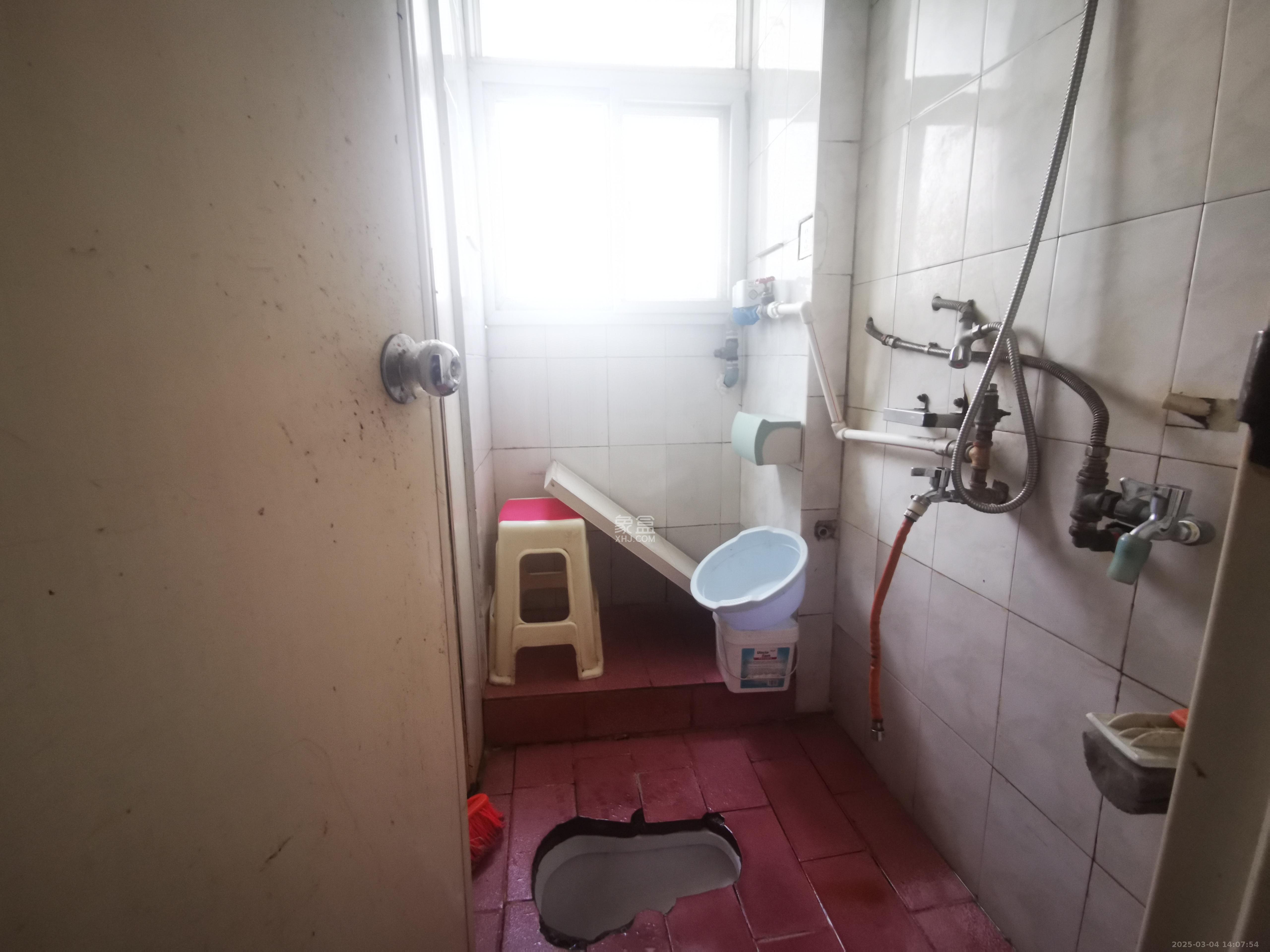 新兴小区（杨家山社区）  2室1厅1卫   1400.00元/月室内图