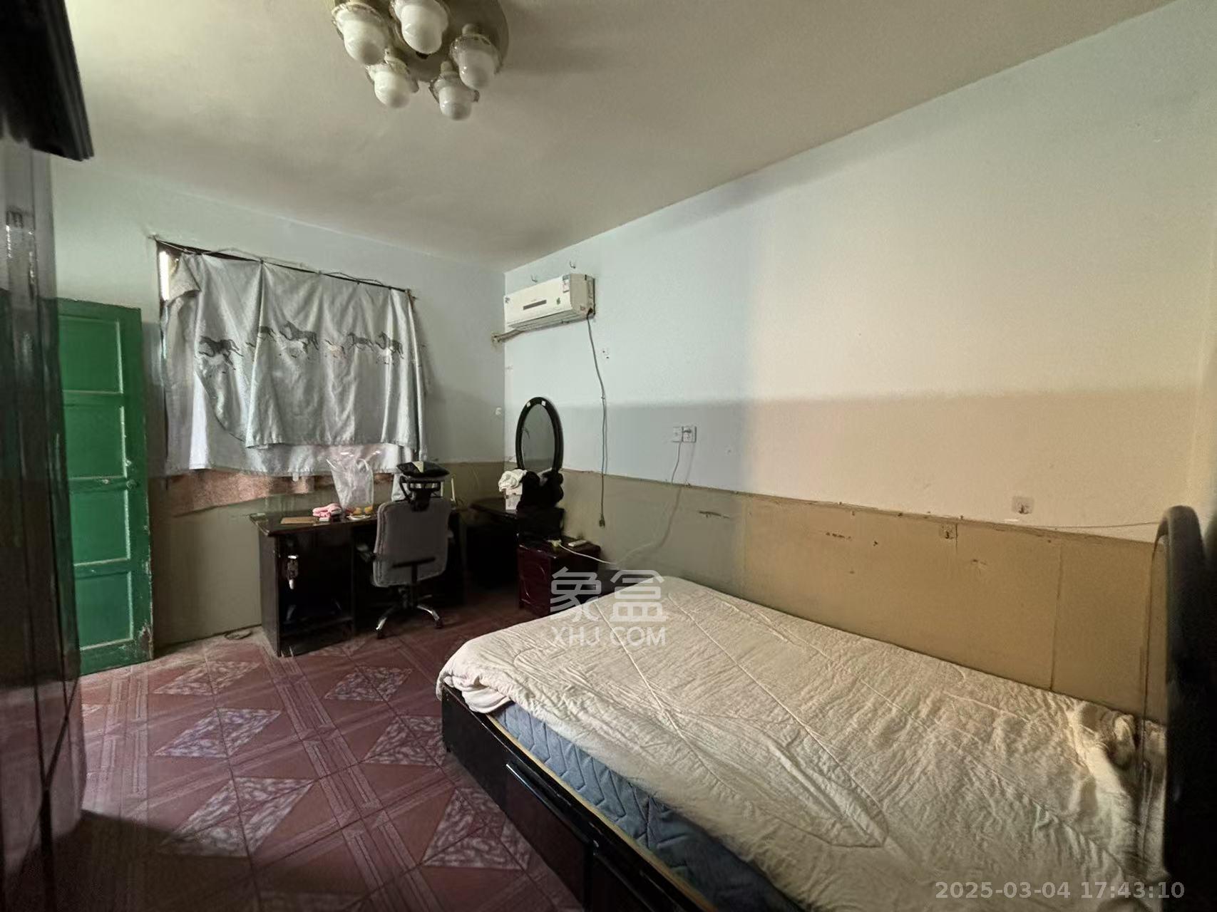 向东南社区 2室2厅1卫 1200.0元/月 向东南社区 2室2厅1卫 1200.0元/月室内图