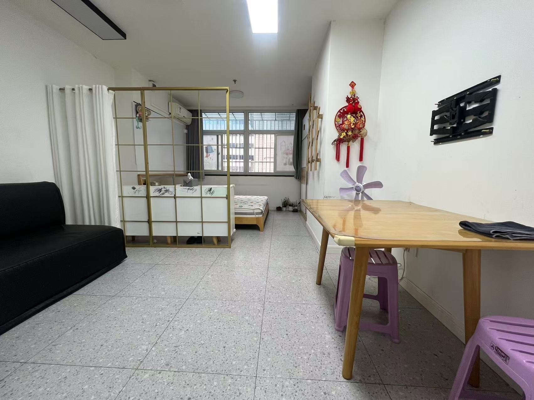 金茂大厦 1室1厅1卫 54.0万 金茂大厦 1室1厅1卫 54.0万客厅