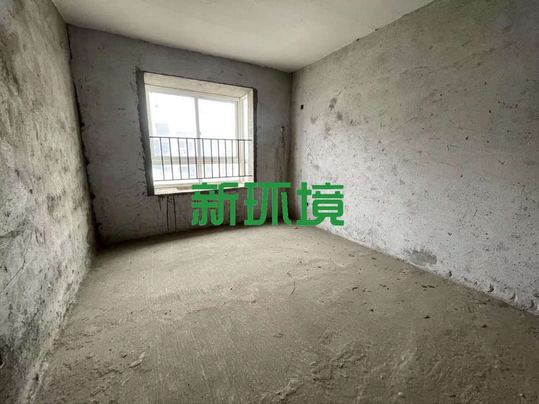 阳光水岸  5室2厅3卫    118.0万 阳光水岸  5室2厅3卫    118.0万客厅