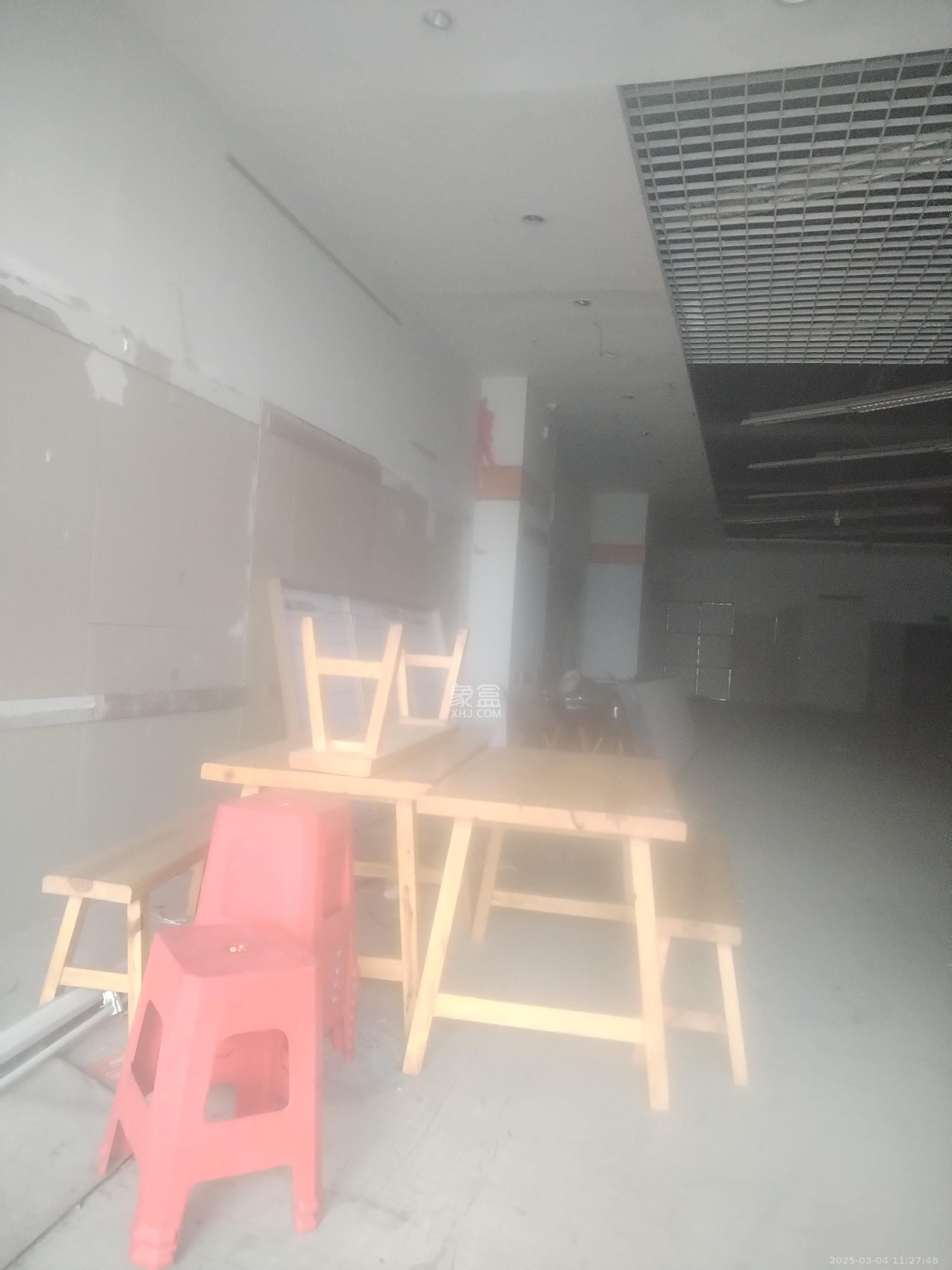 融圣国际   371.0㎡     59800.00元/月室内图