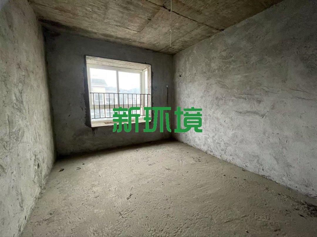 阳光水岸  5室2厅3卫    118.0万 阳光水岸  5室2厅3卫    118.0万客厅