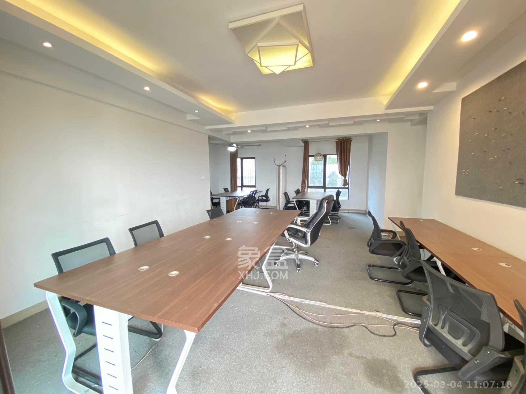 达美D6区 4室2厅3卫 4800.0元/月 达美D6区 4室2厅3卫 4800.0元/月室内图