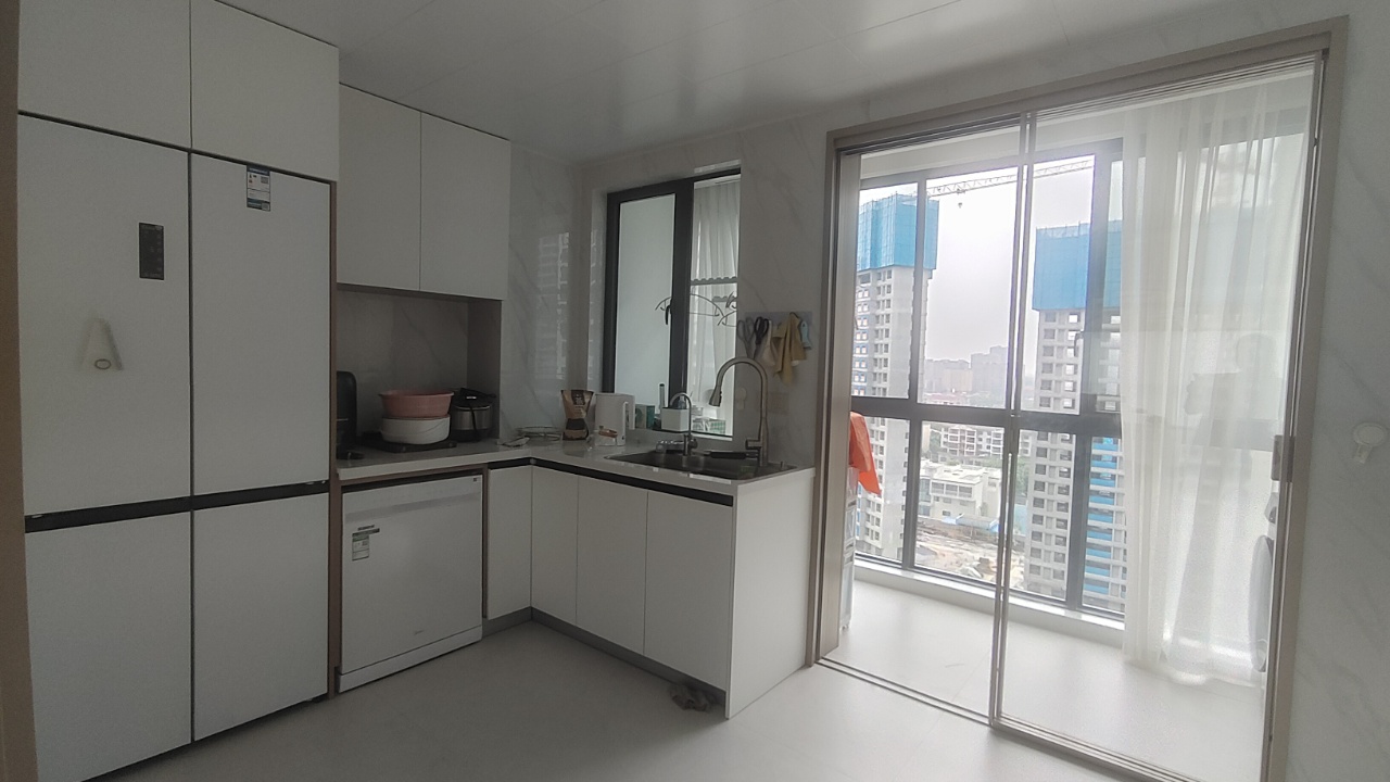 中铁银城江月 4室2厅2卫 9000.0元/月 中铁银城江月 4室2厅2卫 9000.0元/月室内图