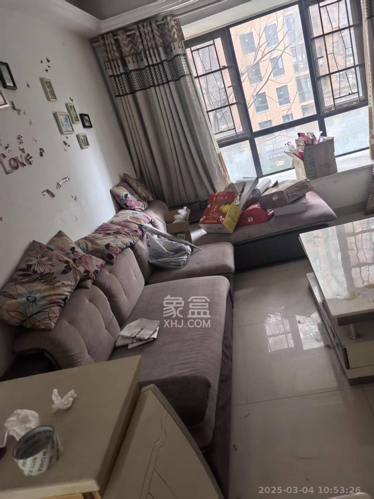 麓谷明珠  2室2厅1卫   2400.00元/月室内图
