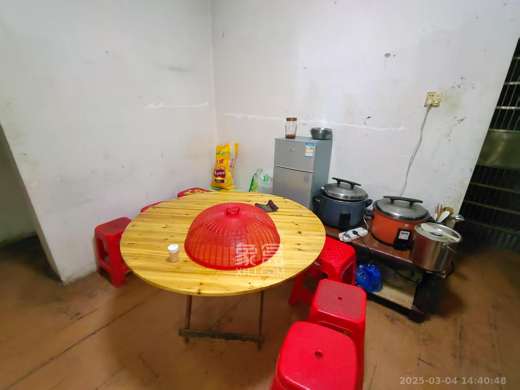 枣子园小区  3室2厅2卫   2500.00元/月