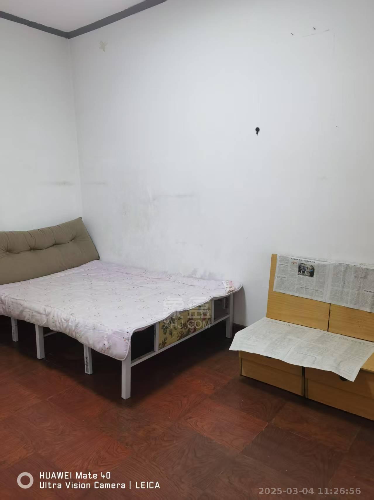 人大宿舍 4室2厅1卫 1800.0元/月 人大宿舍 4室2厅1卫 1800.0元/月室内图