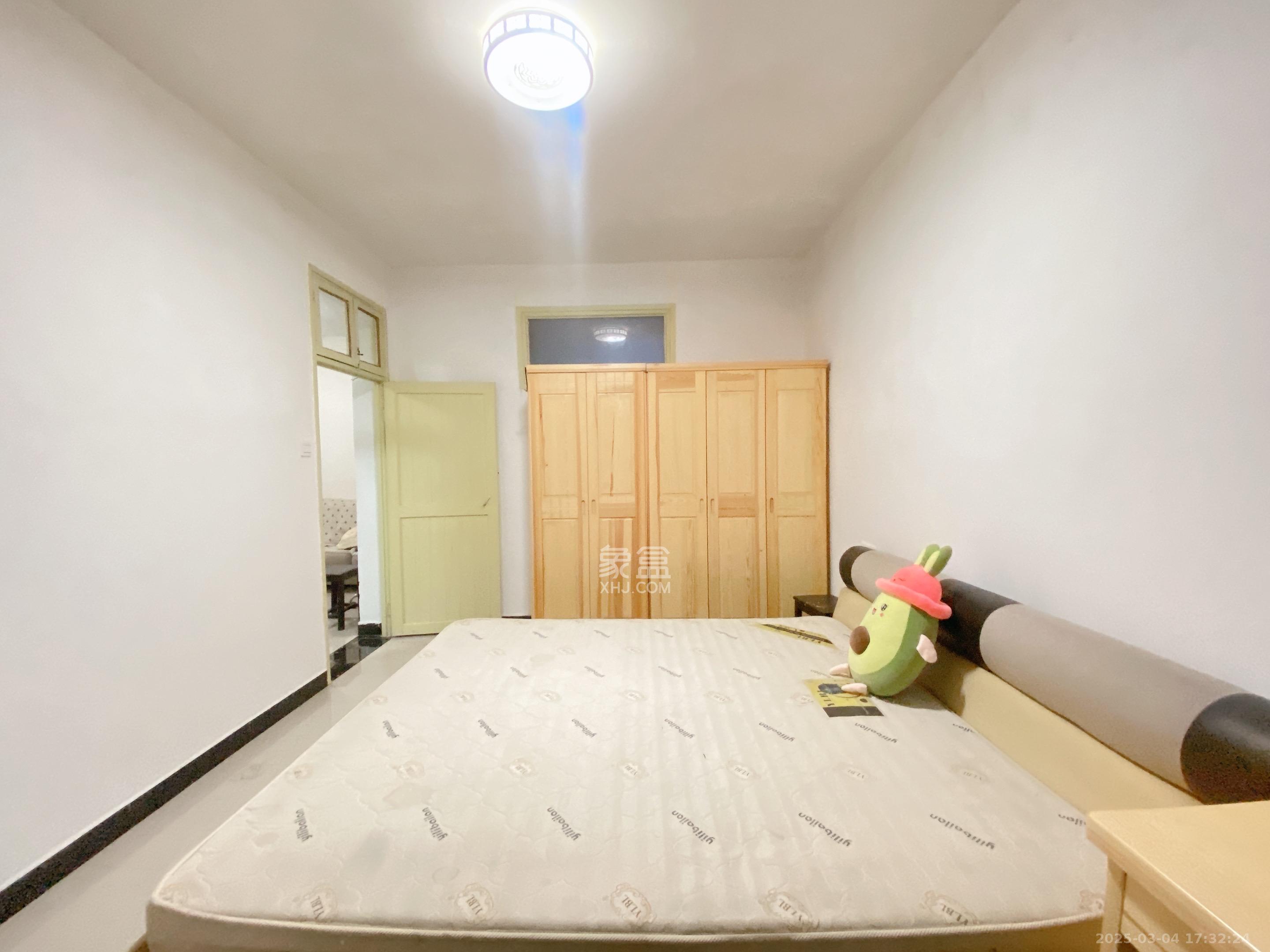 芙蓉路社区中山宿舍  2室1厅1卫    2100.0元/月 芙蓉路社区中山宿舍  2室1厅1卫    2100.0元/月室内图